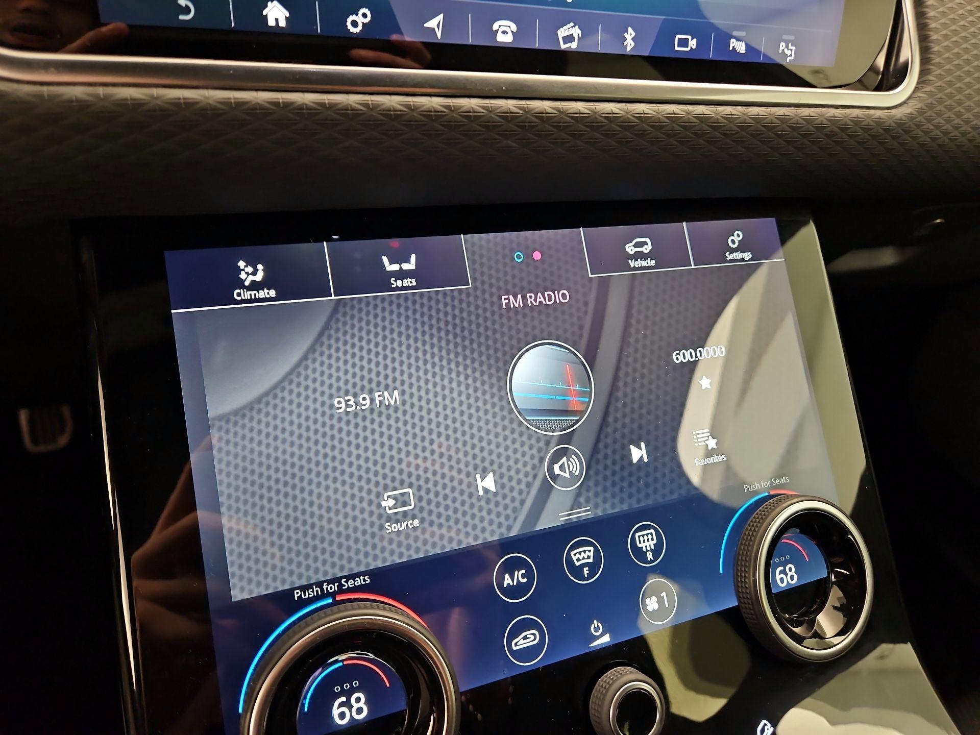 Thumbnail: 2019 Land Rover Range Rover Velar - 16