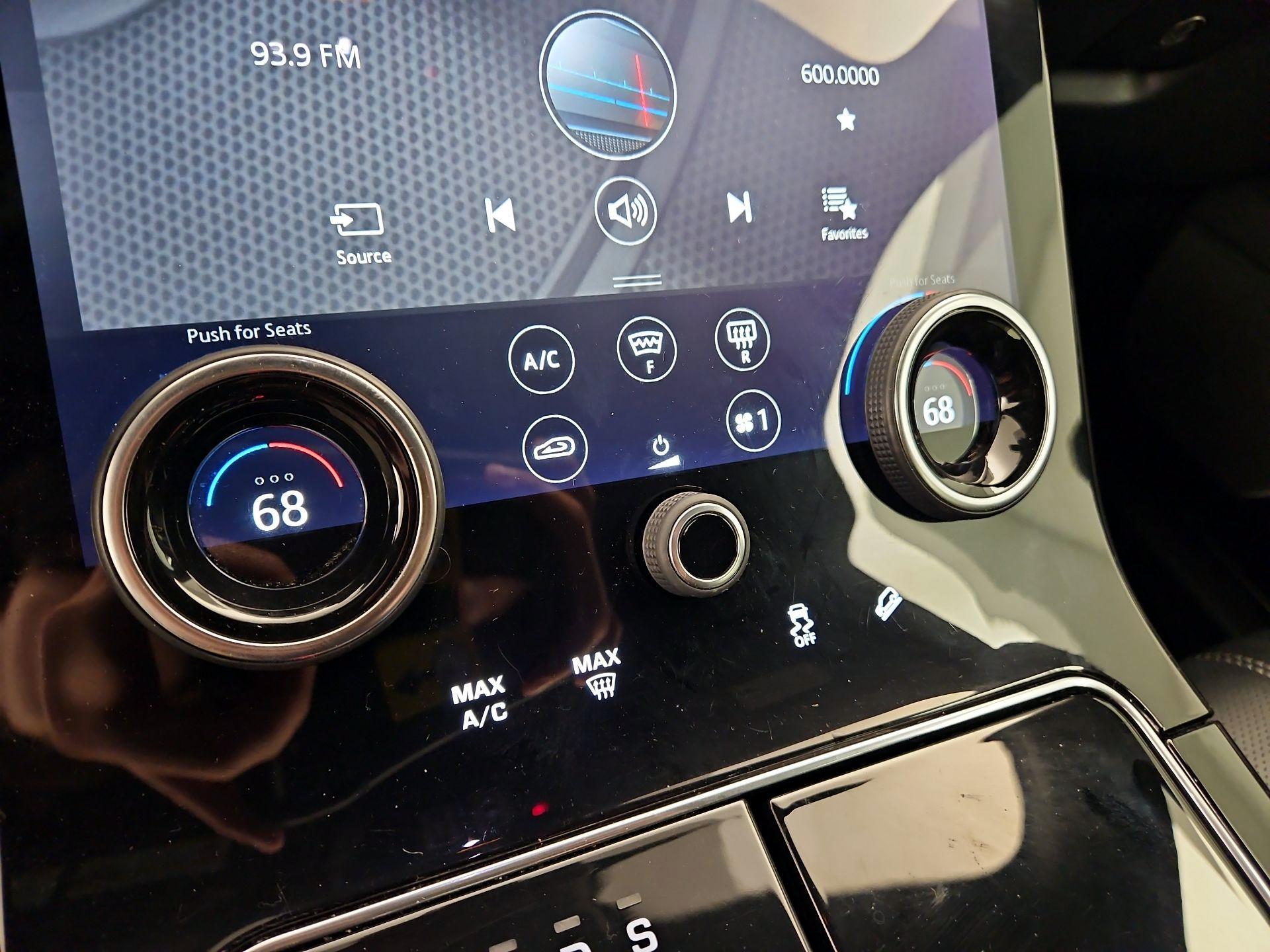 Thumbnail: 2019 Land Rover Range Rover Velar - 17