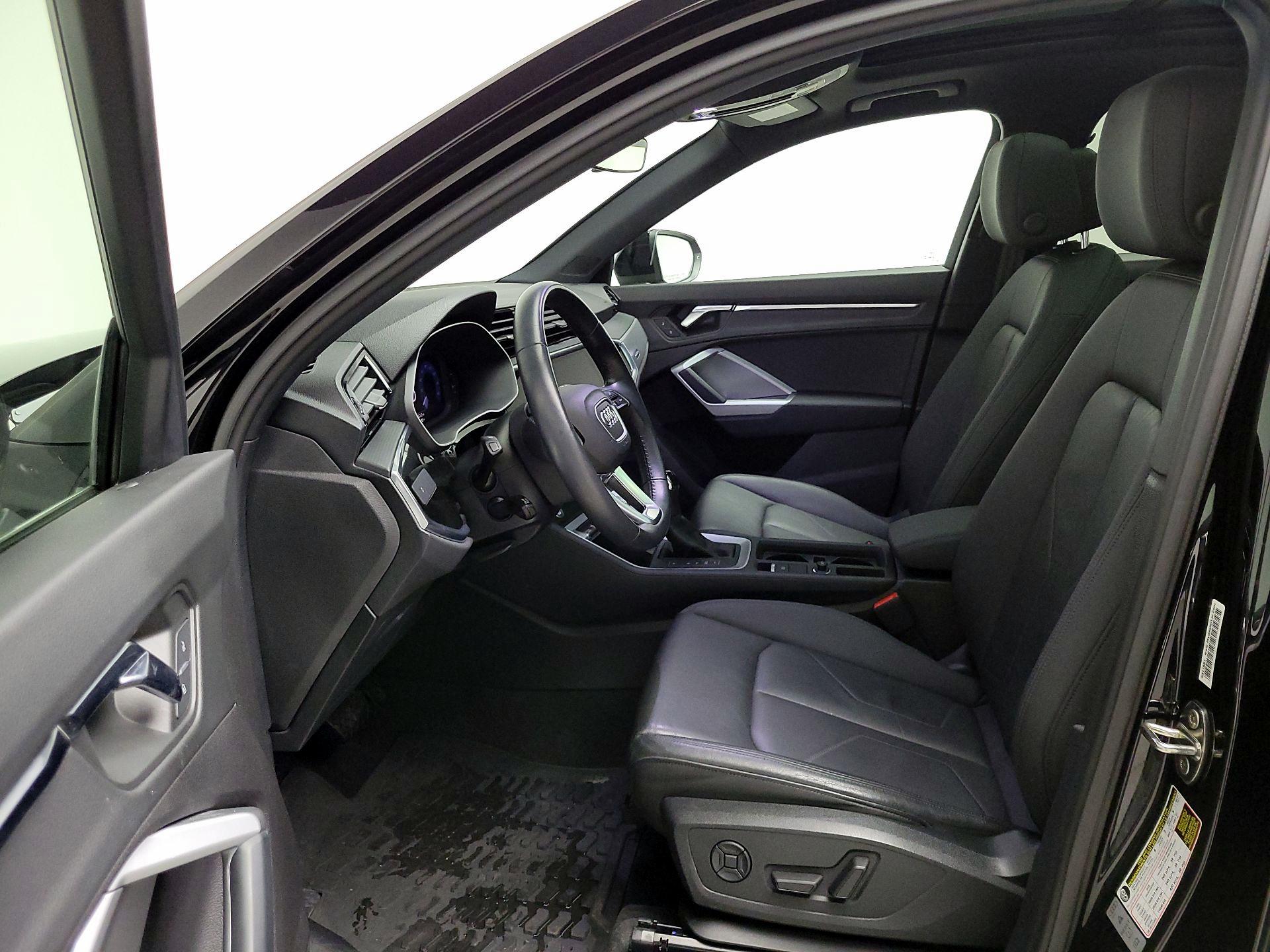 Thumbnail: 2020 Audi Q3 - 11