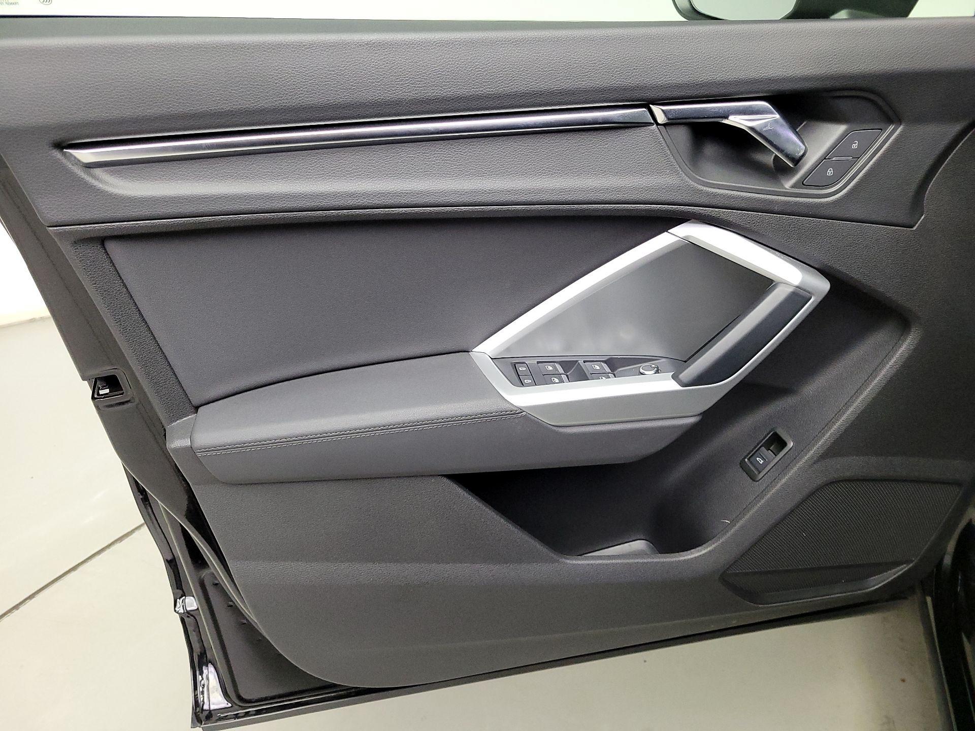 Thumbnail: 2020 Audi Q3 - 12