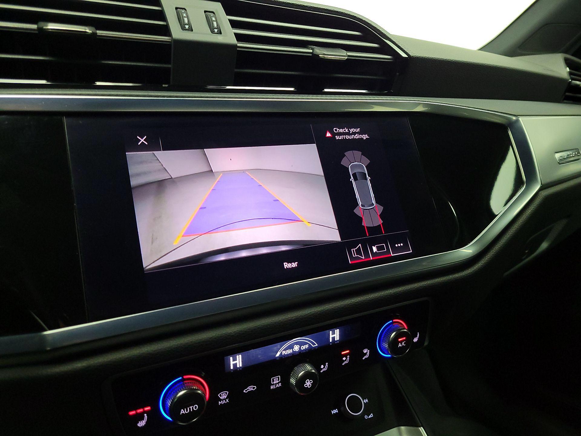 Thumbnail: 2020 Audi Q3 - 14