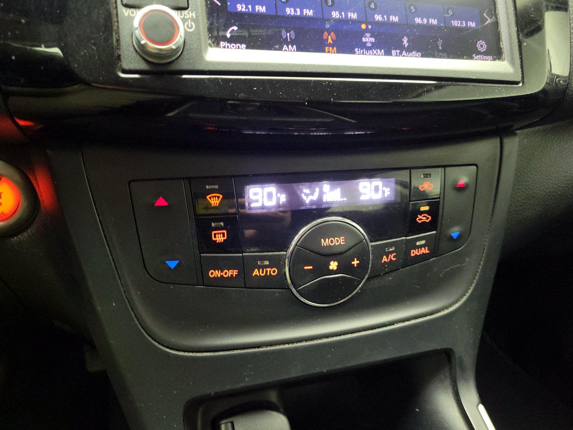 Thumbnail: 2019 Nissan Sentra - 16