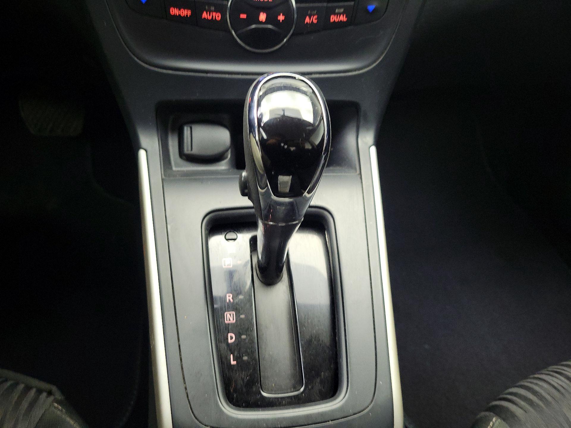 Thumbnail: 2019 Nissan Sentra - 17