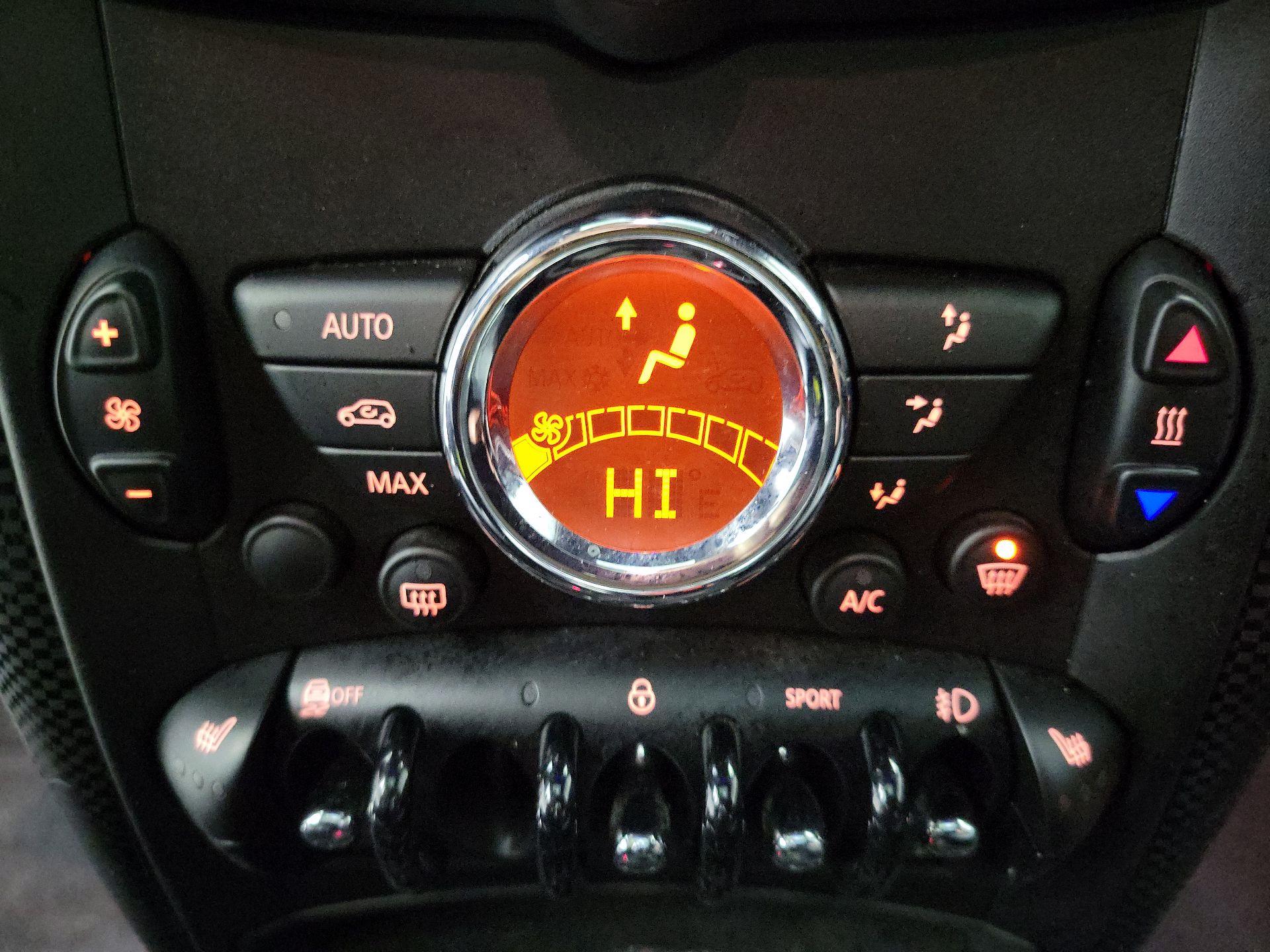 Thumbnail: 2015 MINI Cooper Countryman - 14