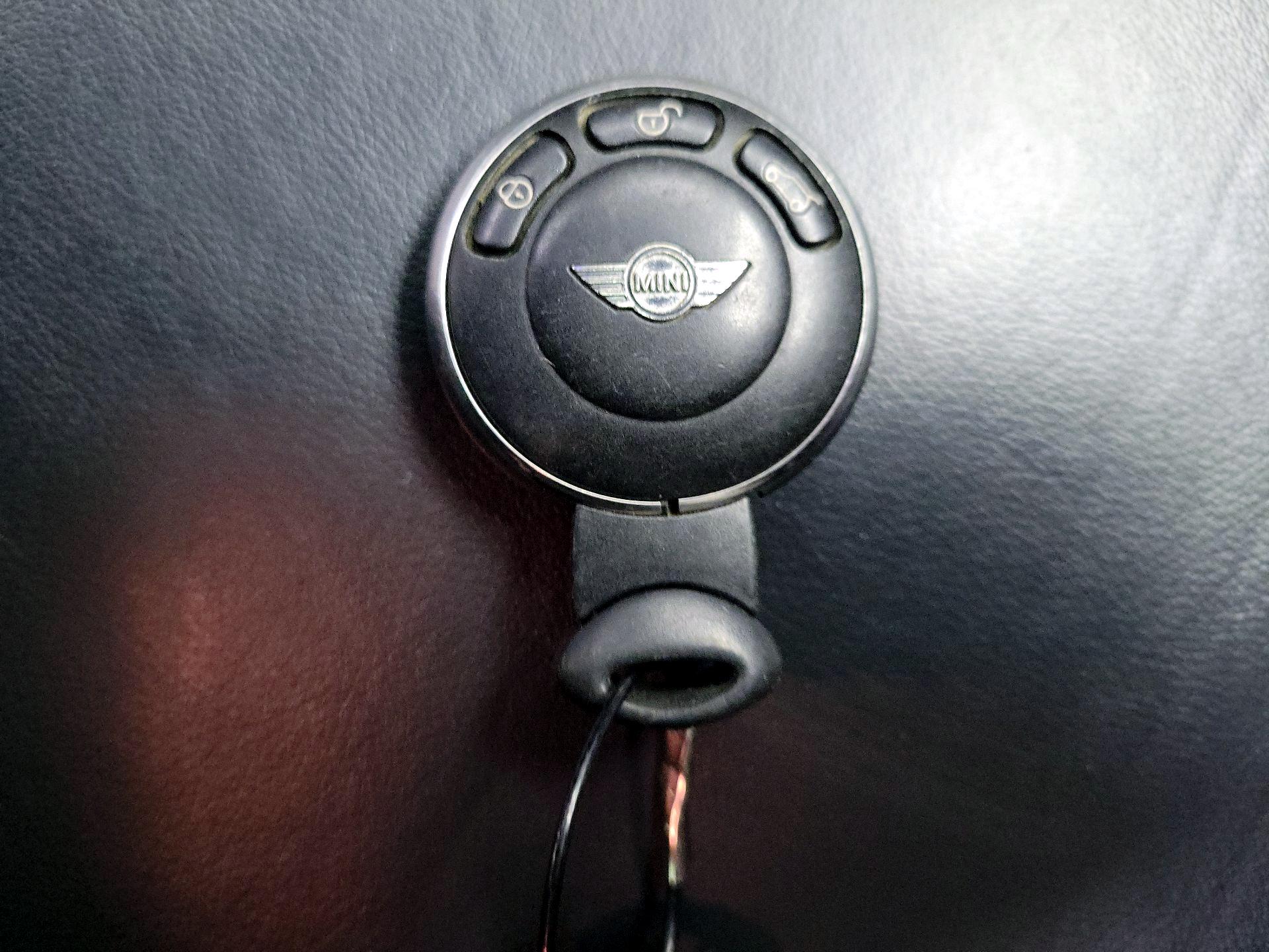 Thumbnail: 2015 MINI Cooper Countryman - 20