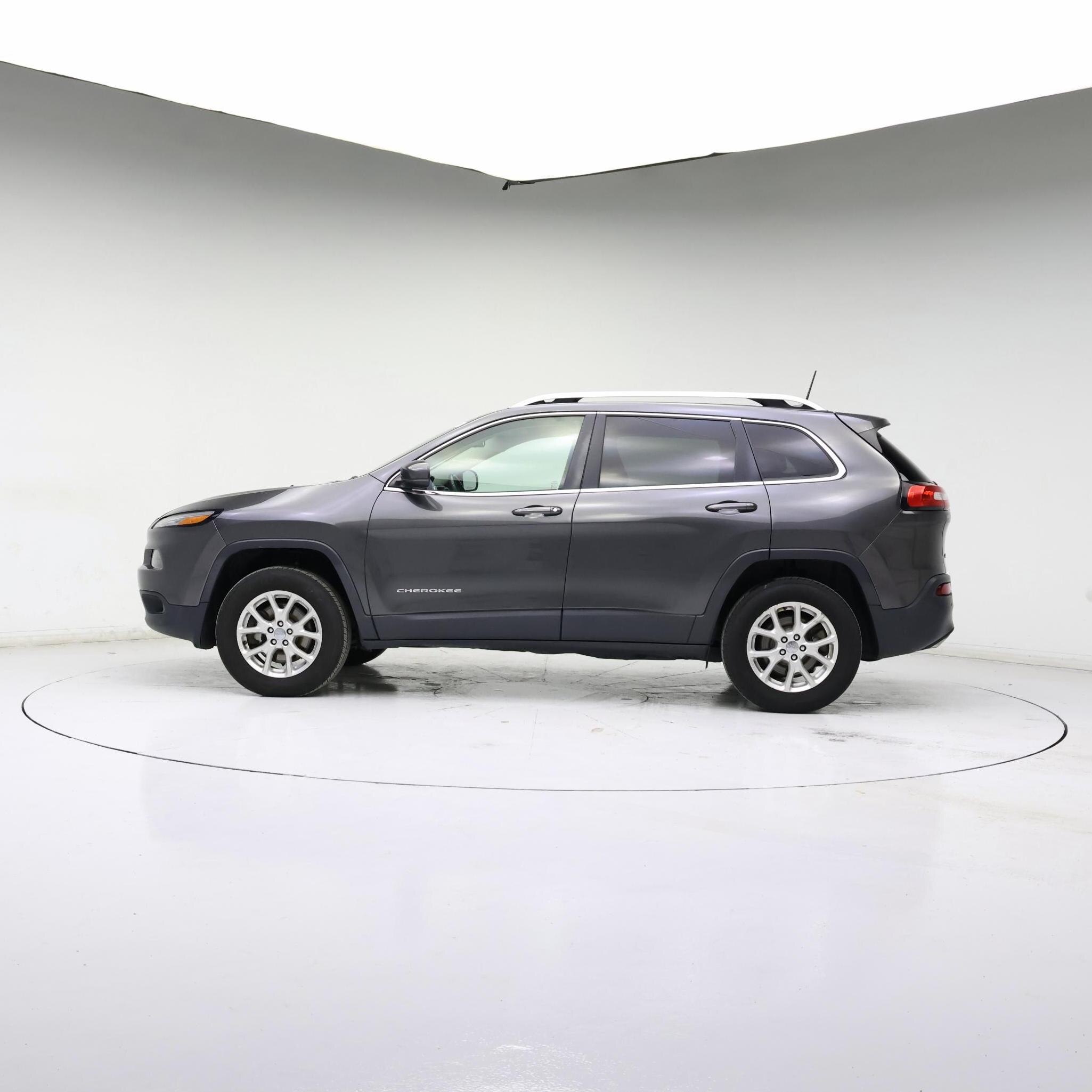 Thumbnail: 2017 Jeep Cherokee - 3