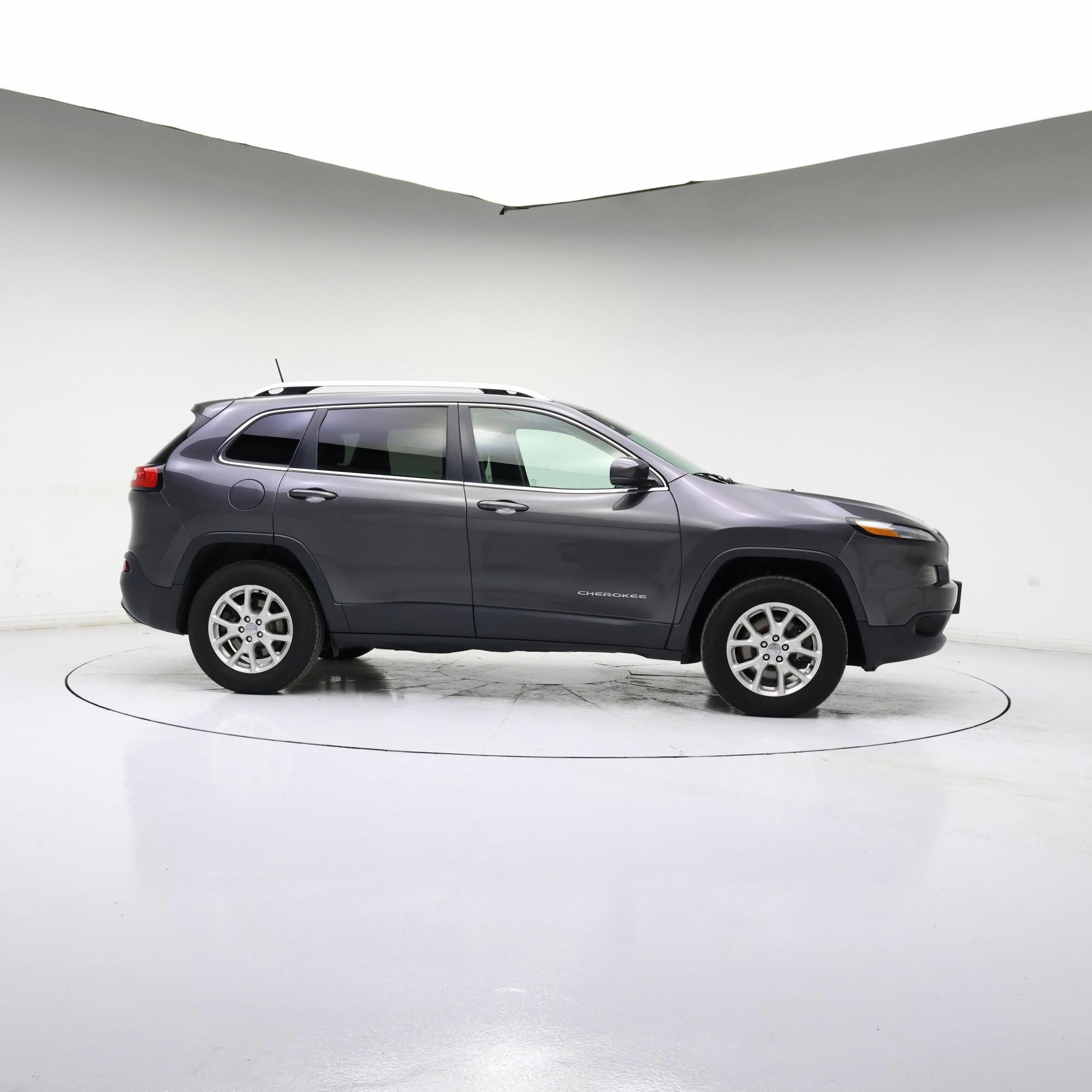 Thumbnail: 2017 Jeep Cherokee - 7