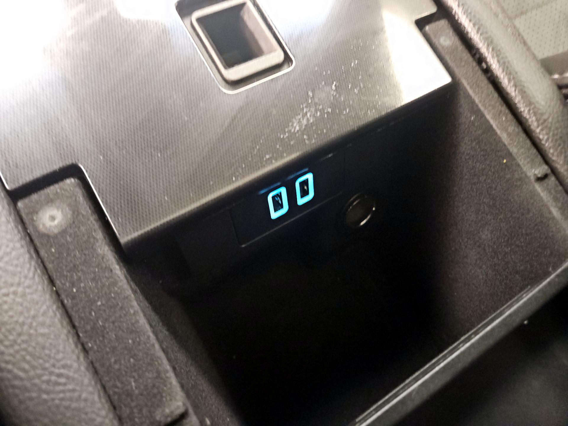 Thumbnail: 2018 Ford Taurus - 19