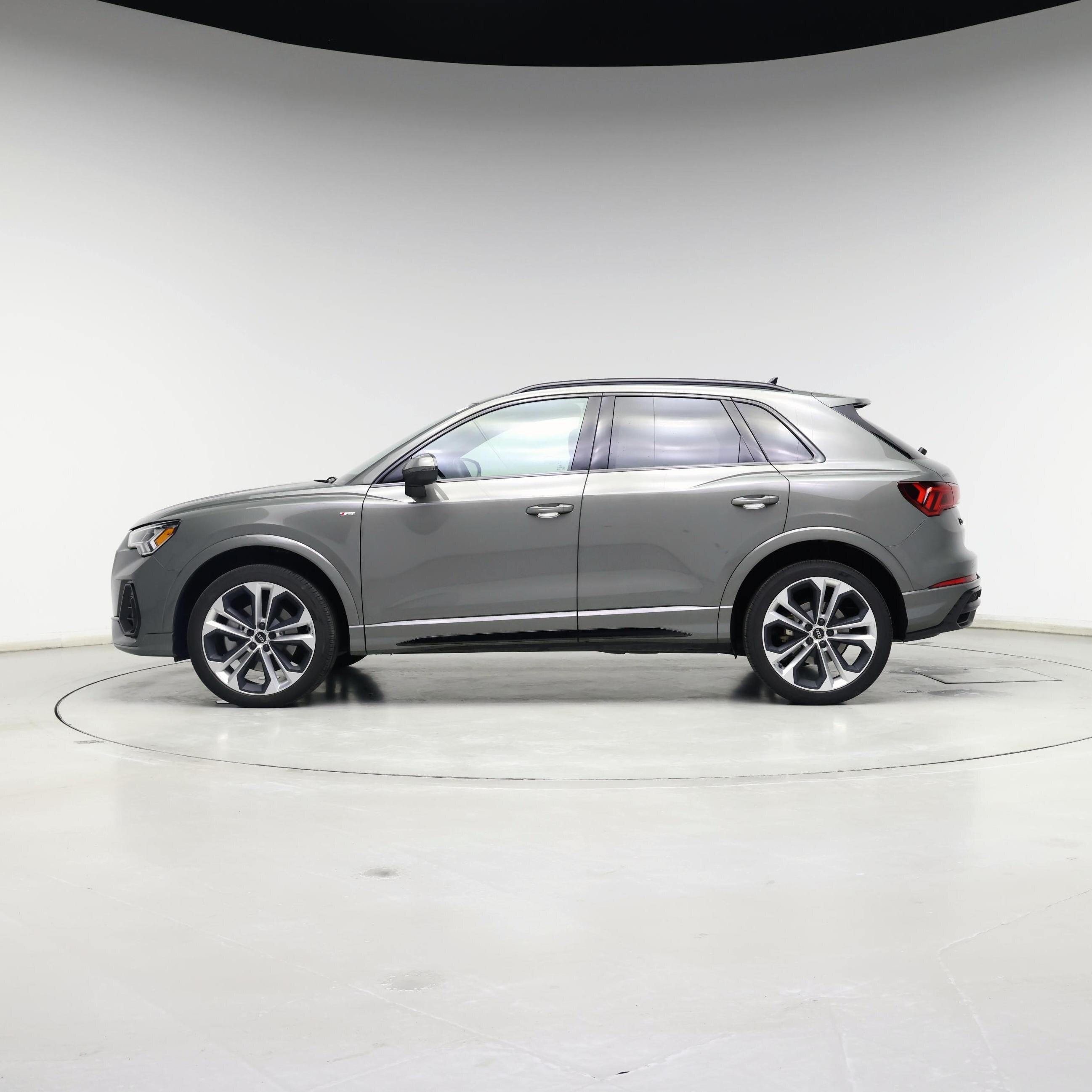 Thumbnail: 2022 Audi Q3 - 3