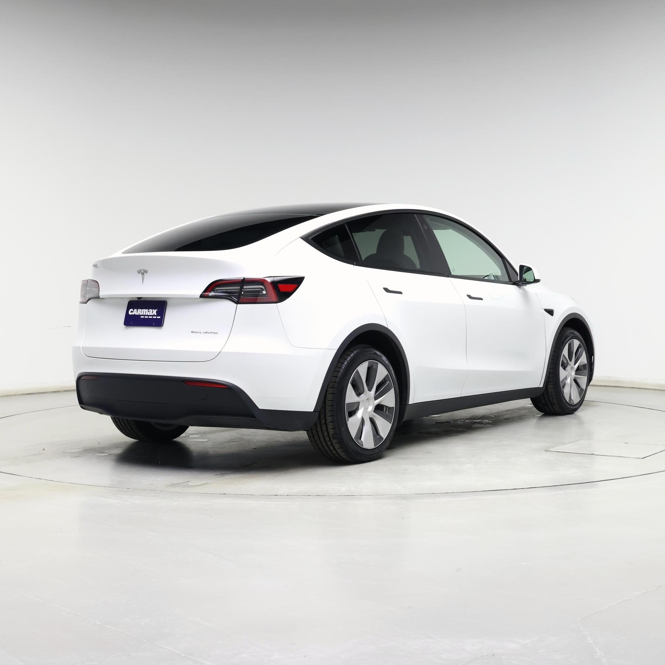 Thumbnail: 2023 Tesla Model Y - 8