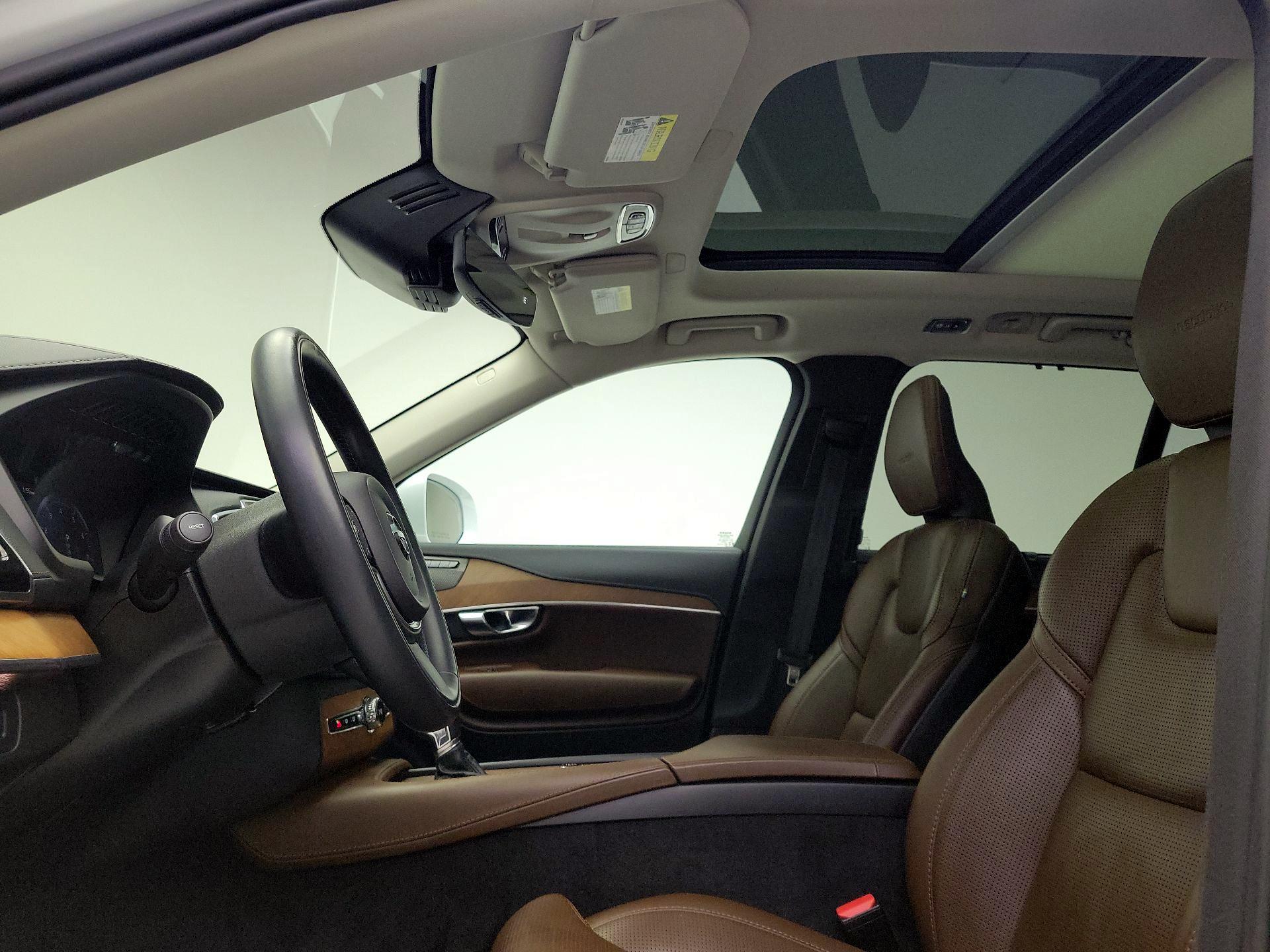 Thumbnail: 2019 Volvo XC90 - 17