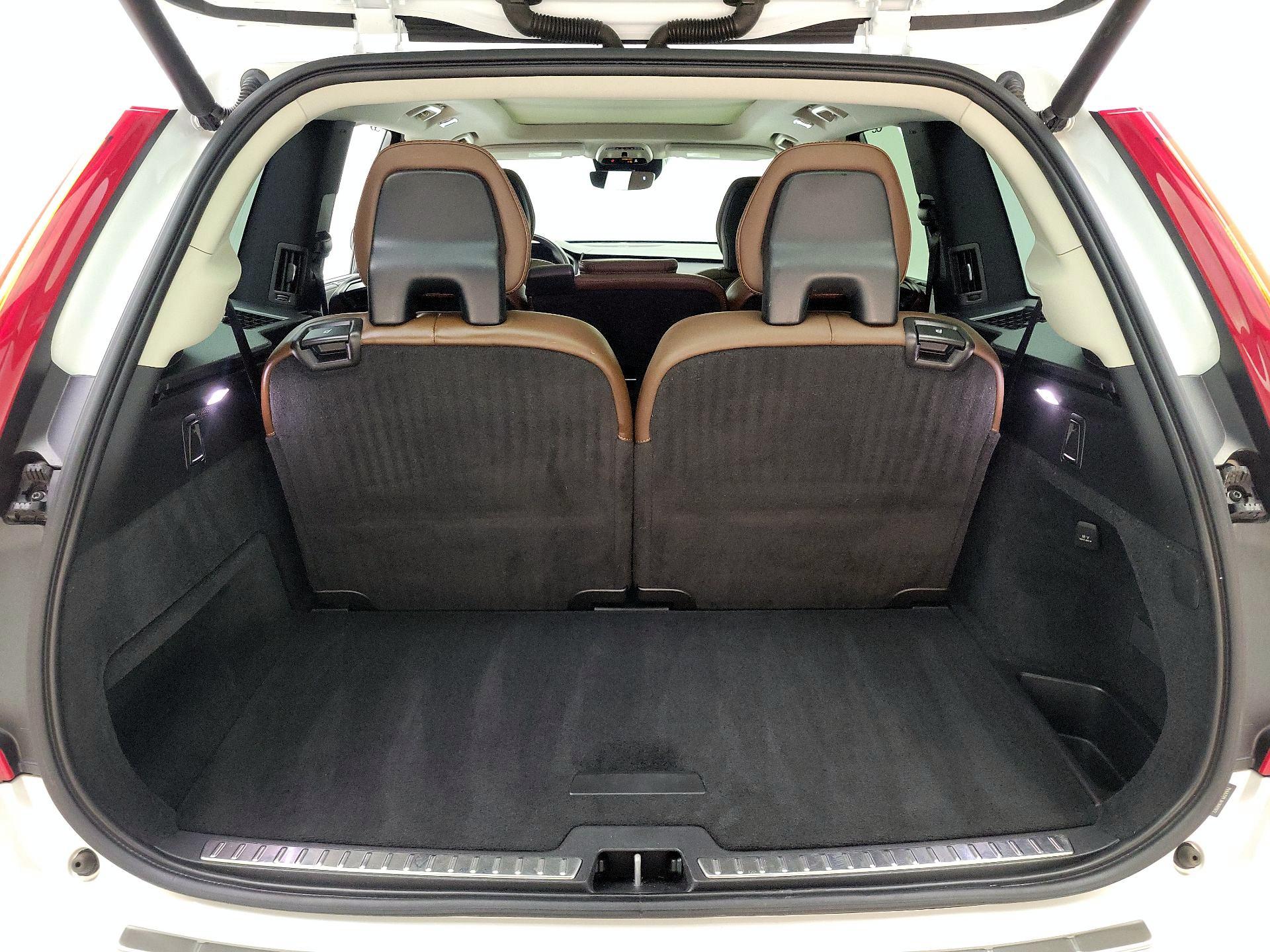 Thumbnail: 2019 Volvo XC90 - 19