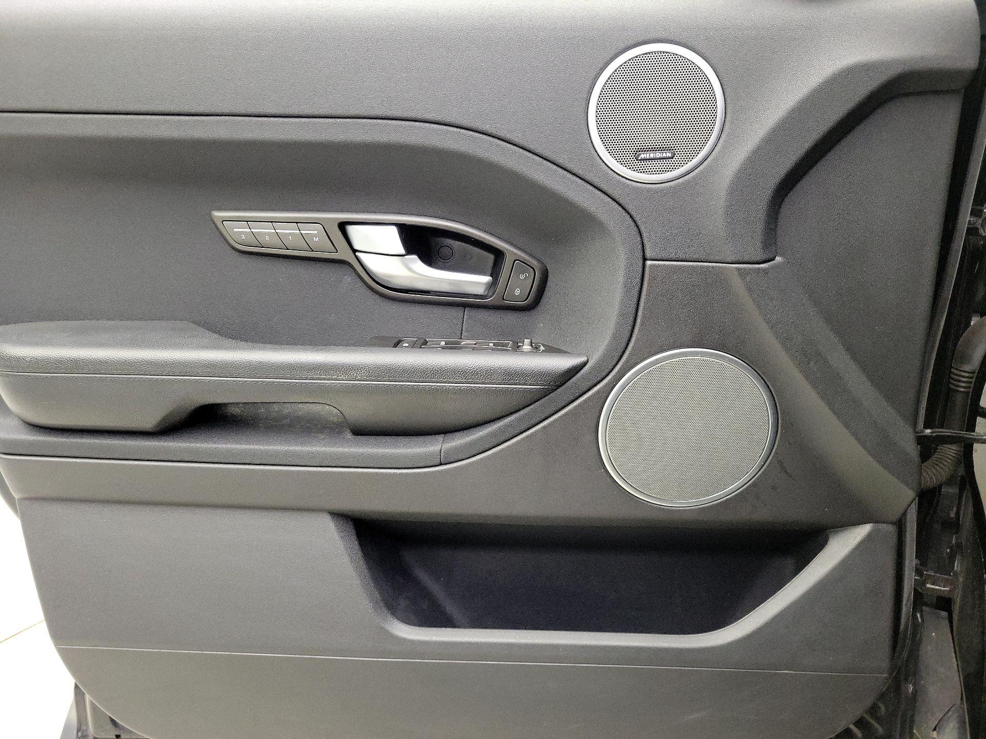 Thumbnail: 2015 Land Rover Range Rover Evoque - 12