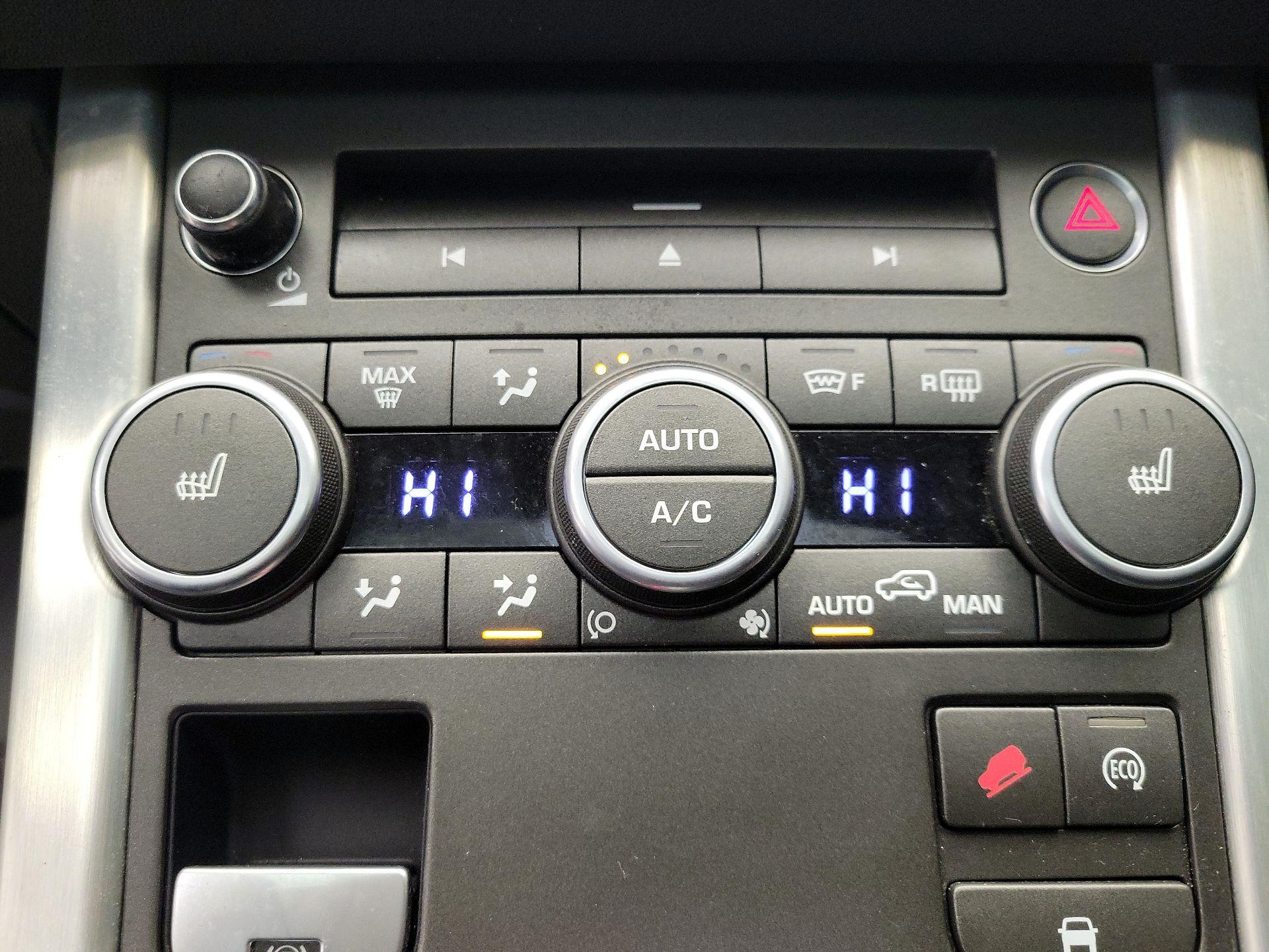 Thumbnail: 2015 Land Rover Range Rover Evoque - 15