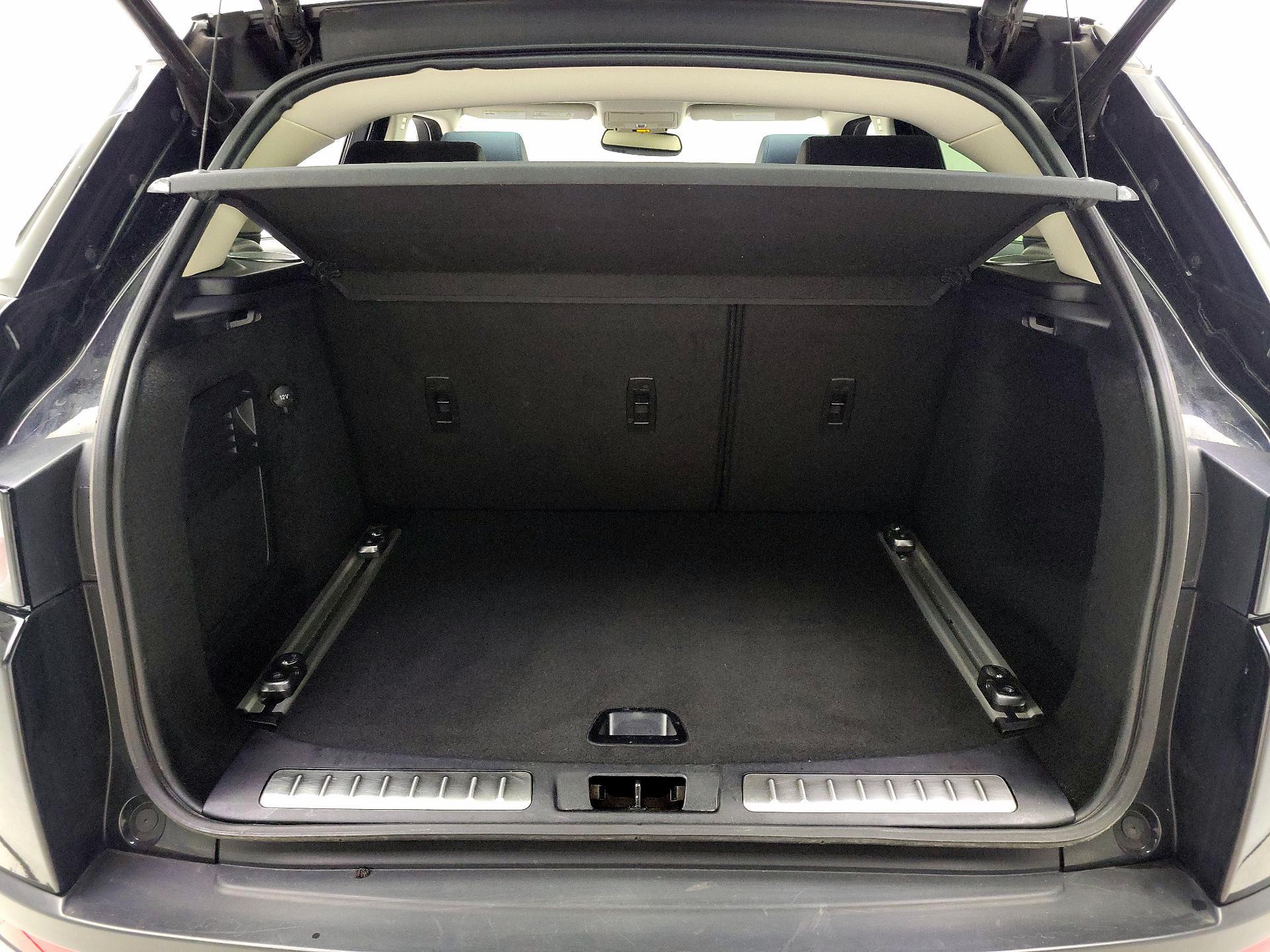 Thumbnail: 2015 Land Rover Range Rover Evoque - 19