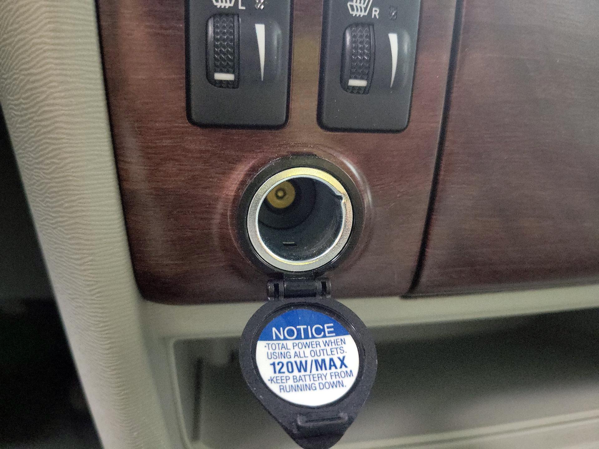 Thumbnail: 2014 Toyota Sienna - 17