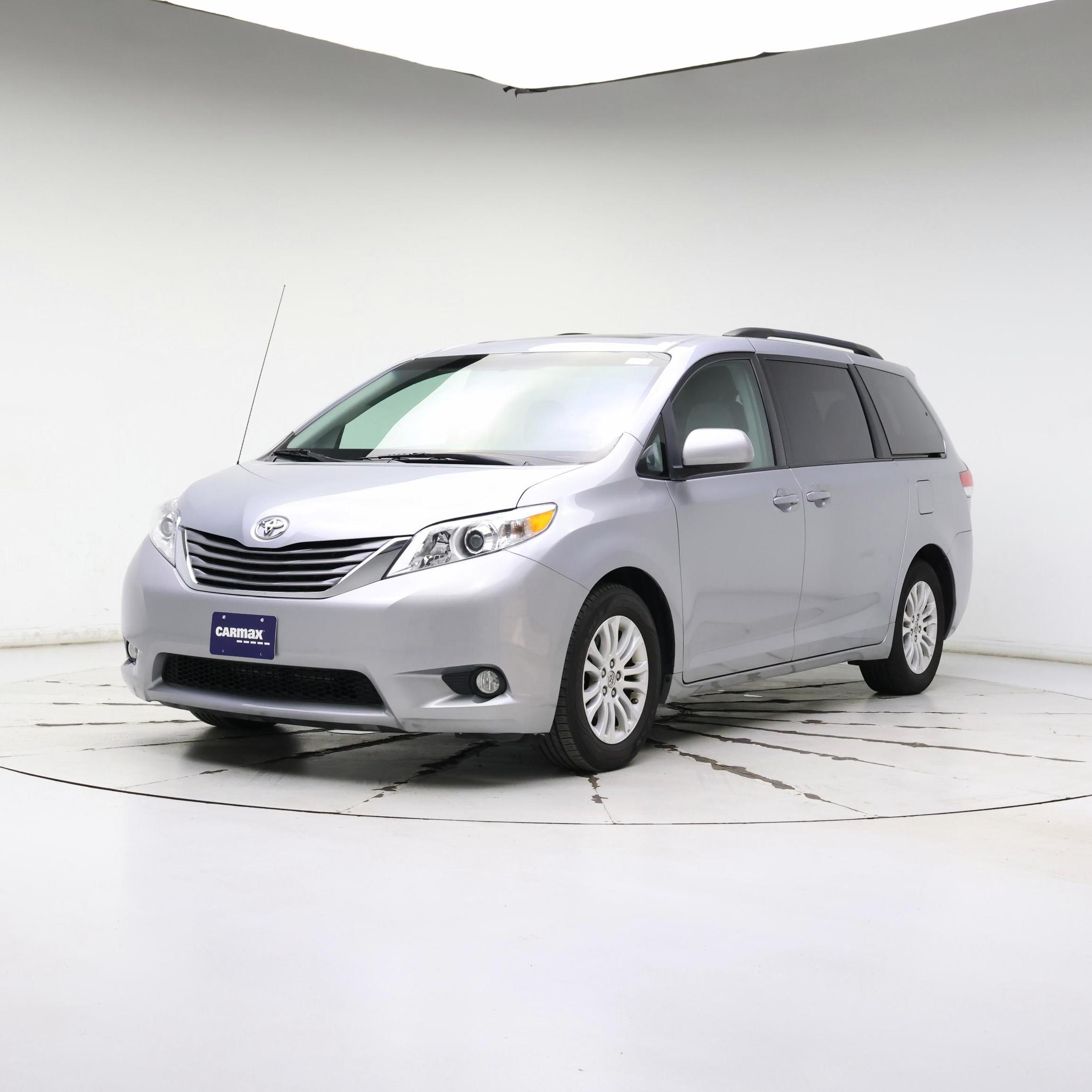 Thumbnail: 2014 Toyota Sienna - 4