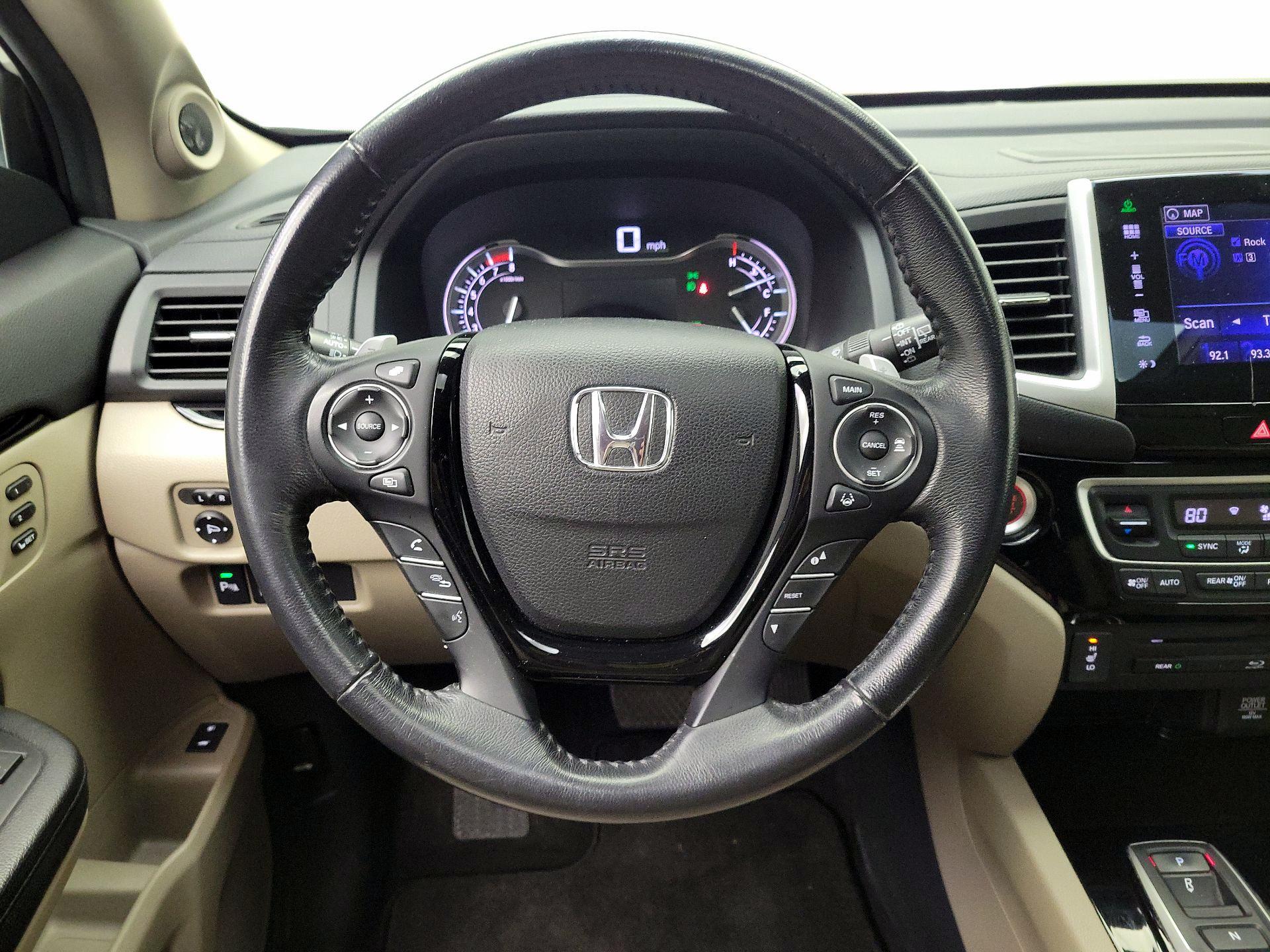 Thumbnail: 2016 Honda Pilot - 10