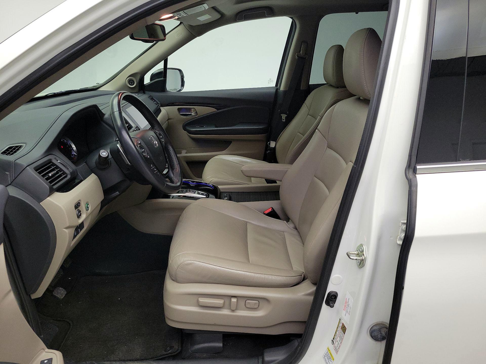 Thumbnail: 2016 Honda Pilot - 11