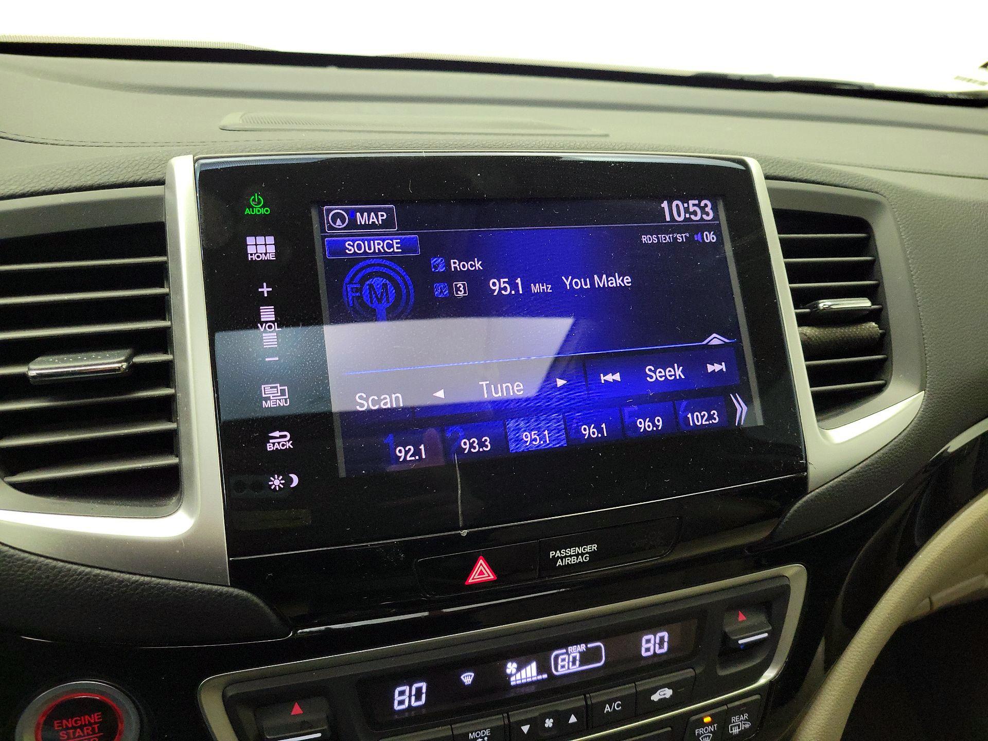 Thumbnail: 2016 Honda Pilot - 16