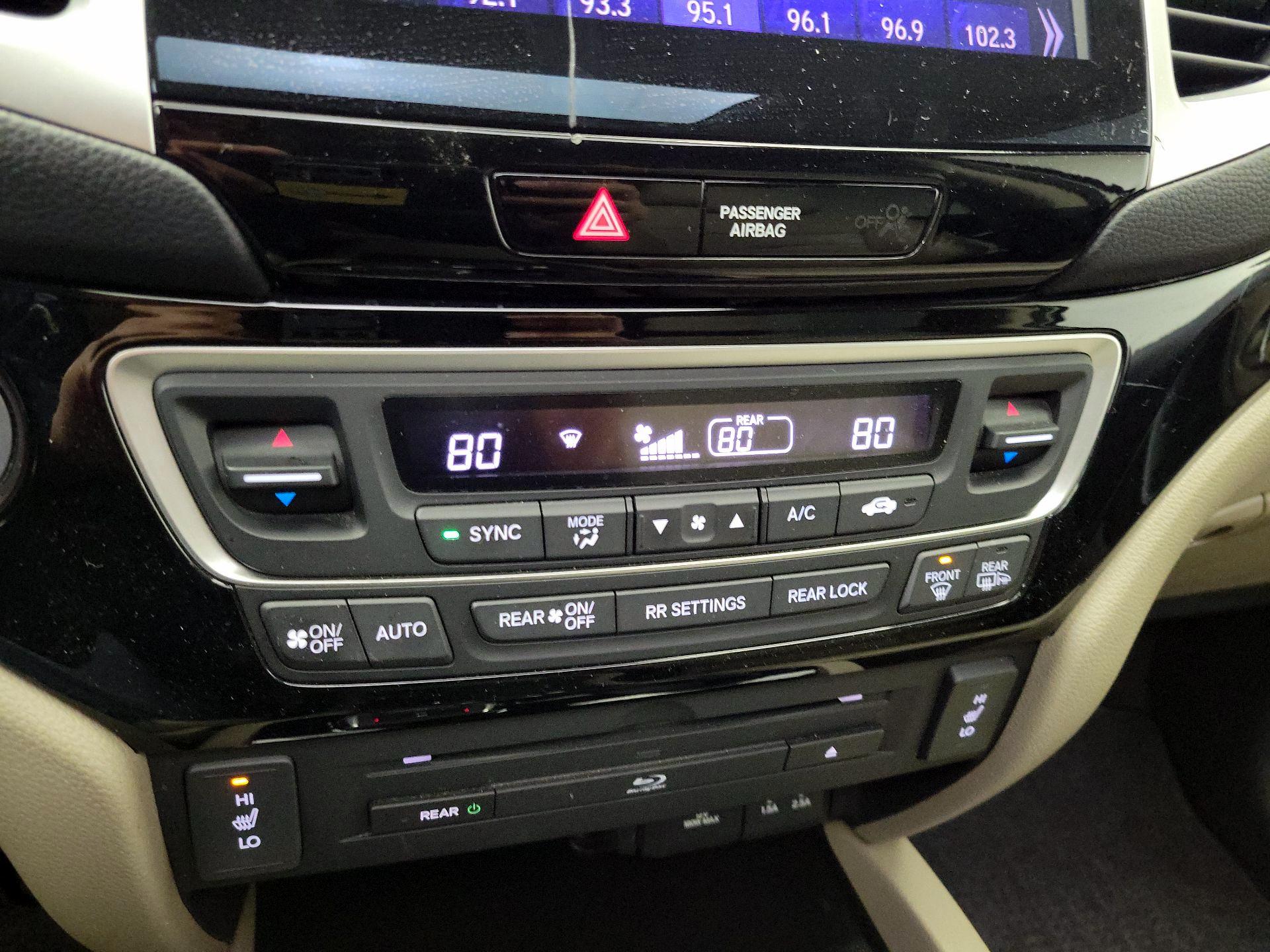 Thumbnail: 2016 Honda Pilot - 17