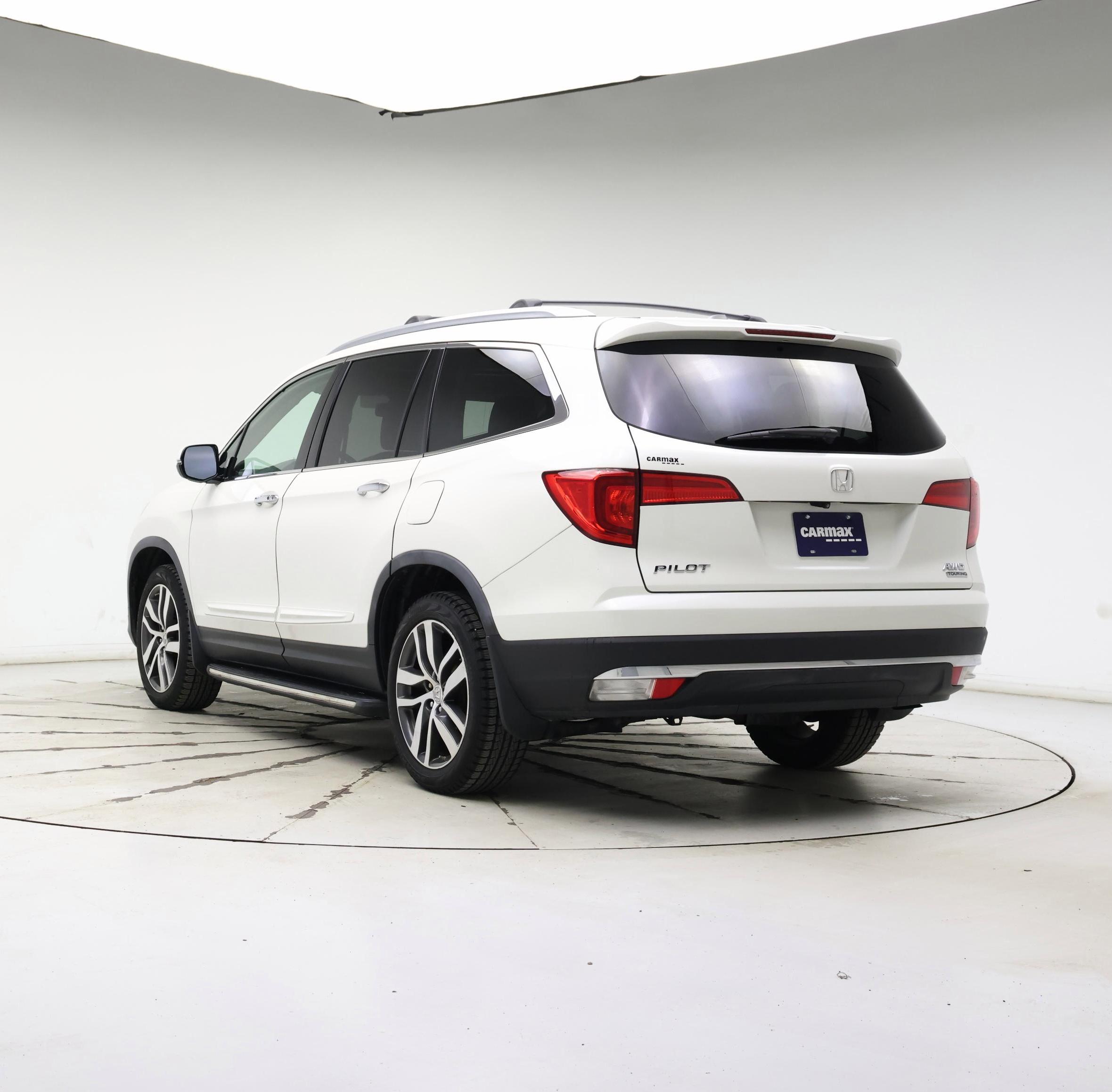 Thumbnail: 2016 Honda Pilot - 2