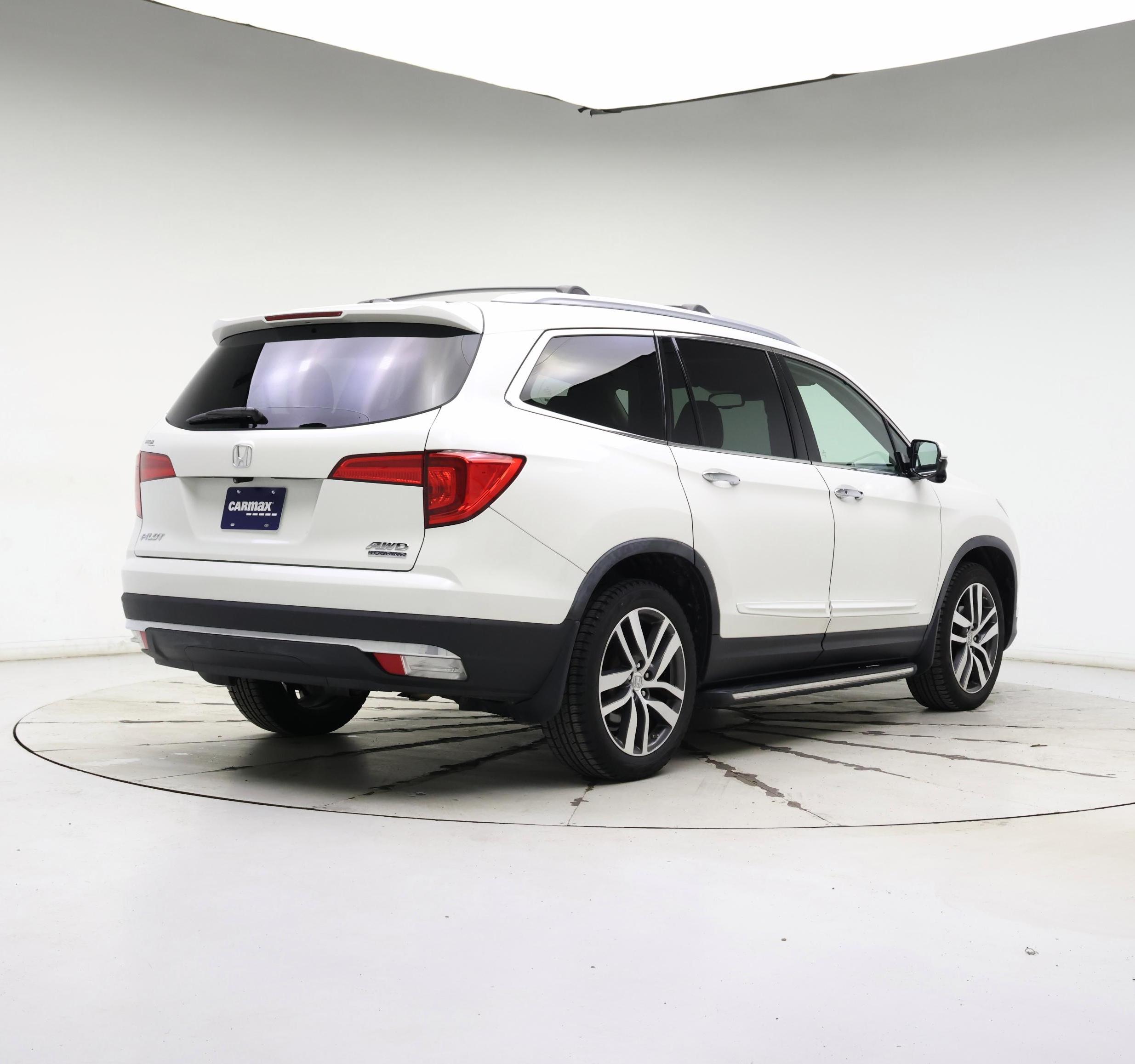 Thumbnail: 2016 Honda Pilot - 8