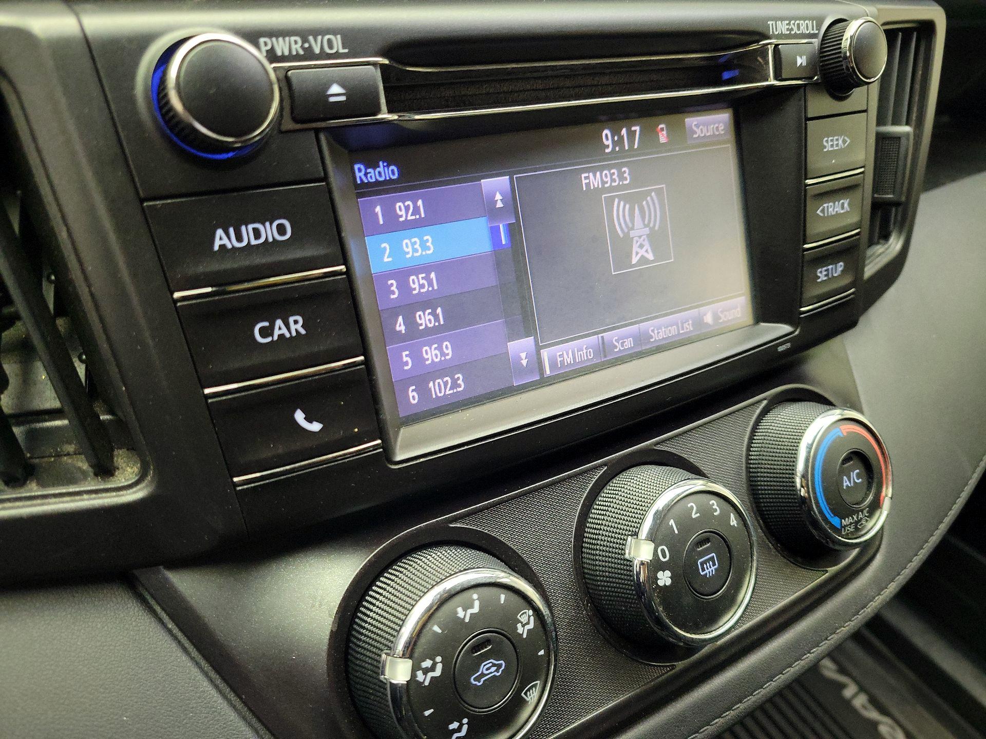 Thumbnail: 2018 Toyota RAV4 - 15