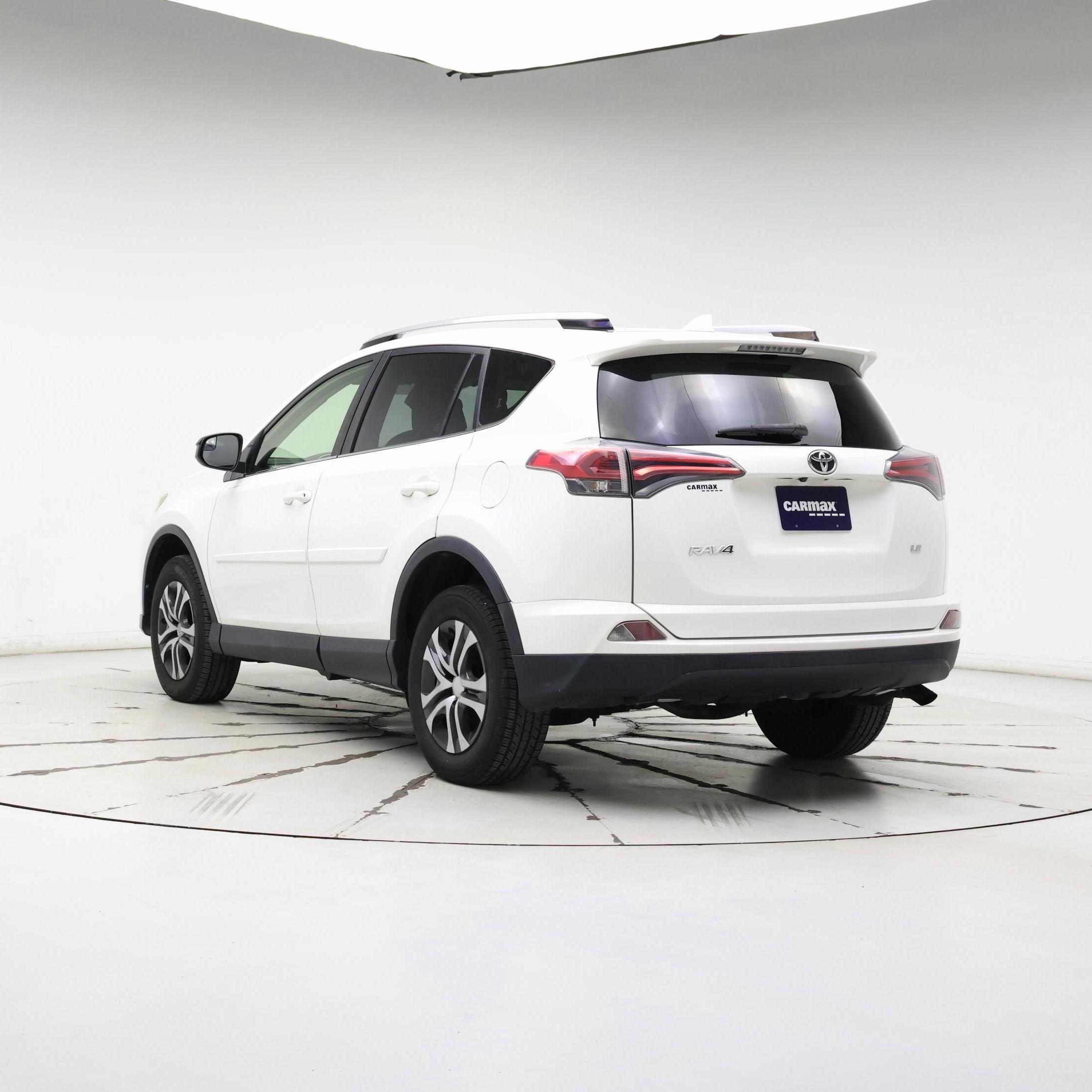 Thumbnail: 2018 Toyota RAV4 - 2