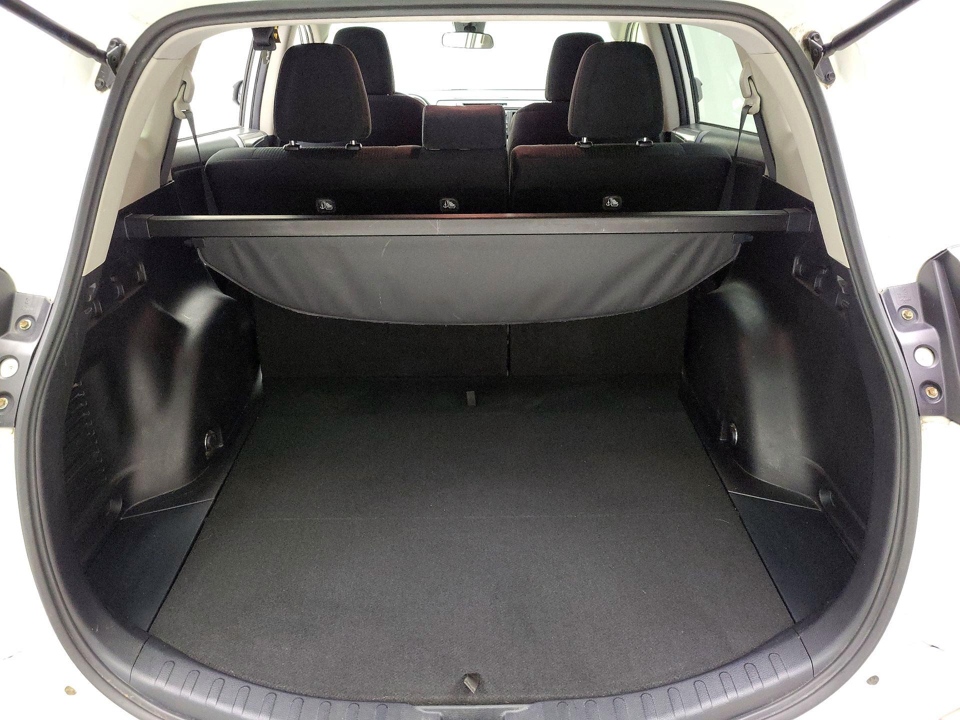 Thumbnail: 2018 Toyota RAV4 - 20