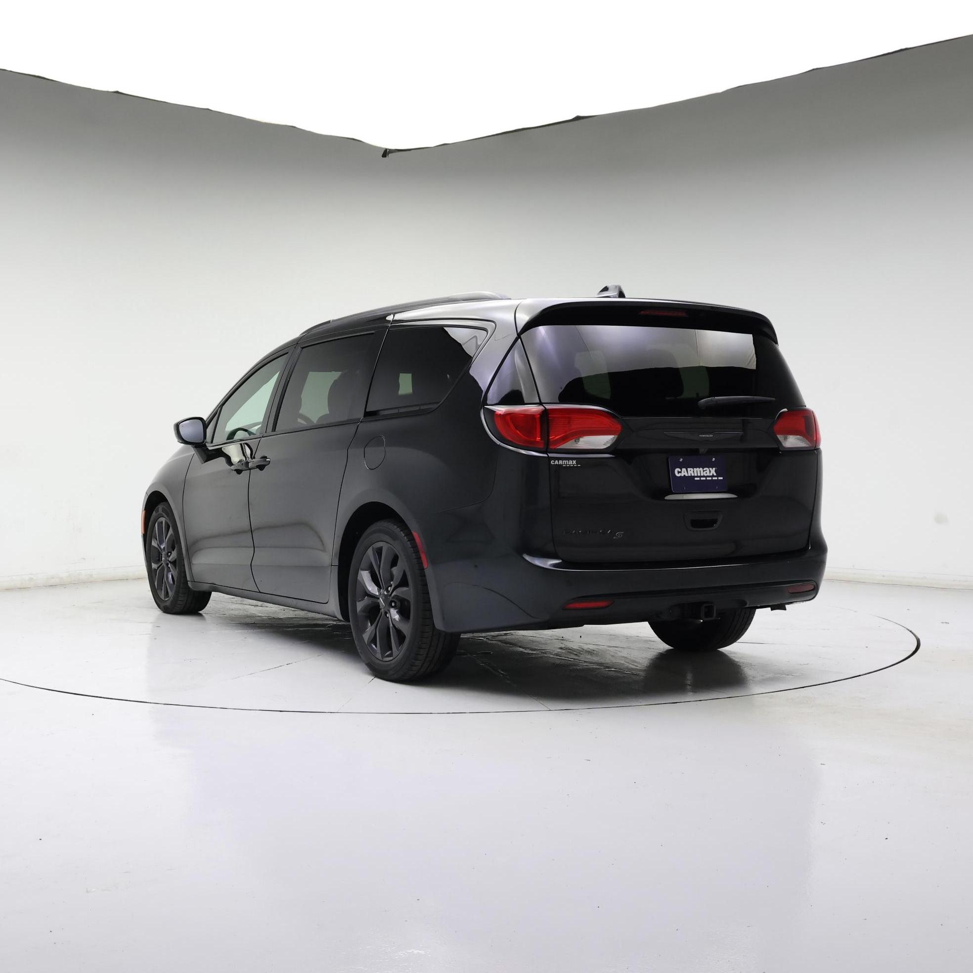 Thumbnail: 2019 Chrysler Pacifica - 2