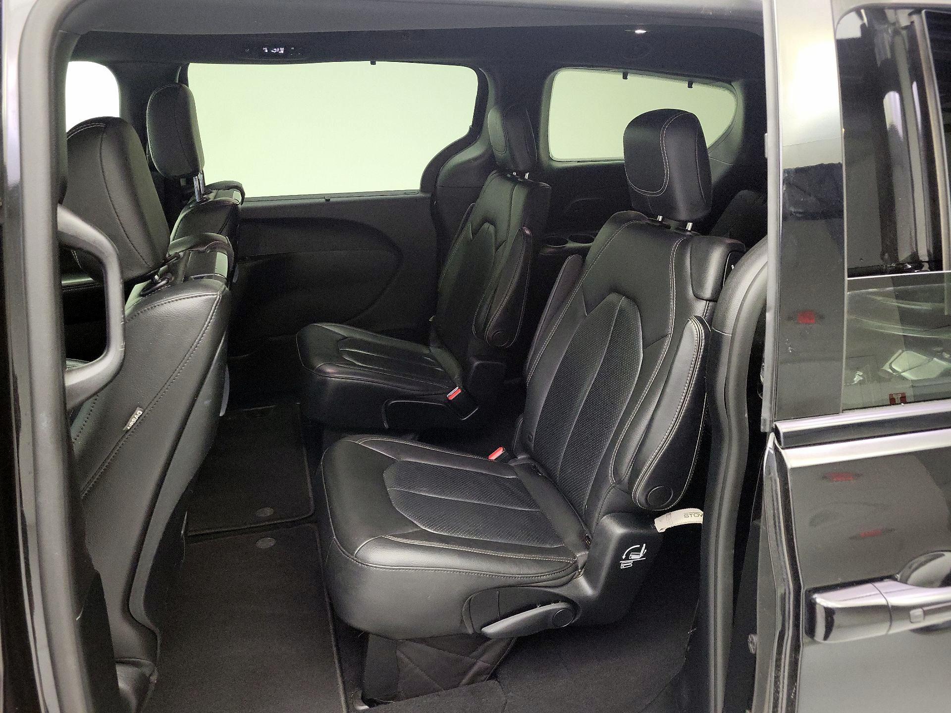 Thumbnail: 2019 Chrysler Pacifica - 20