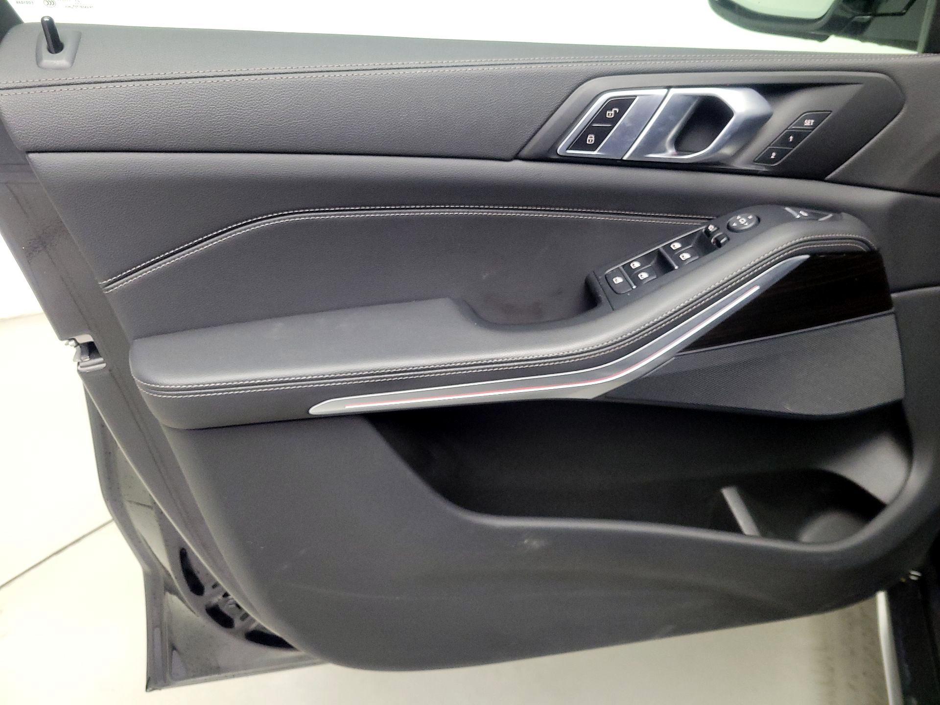 Thumbnail: 2022 BMW X5 - 12