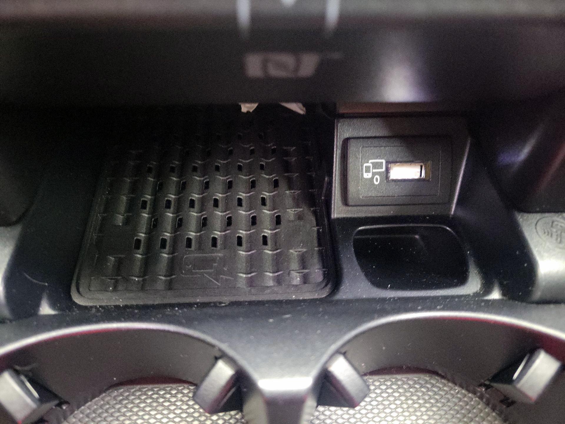 Thumbnail: 2017 Mercedes-Benz E-Class - 19