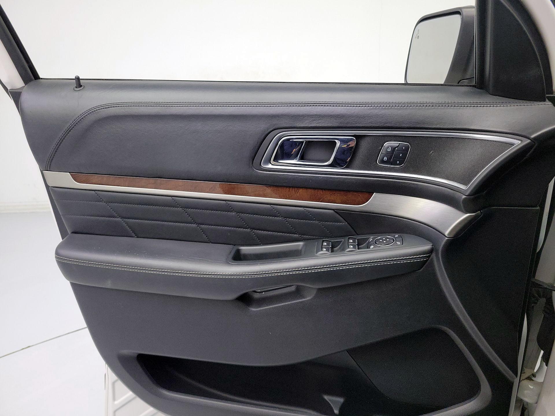 Thumbnail: 2016 Ford Explorer - 12