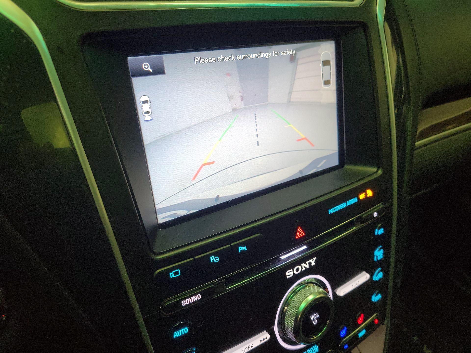 Thumbnail: 2016 Ford Explorer - 15