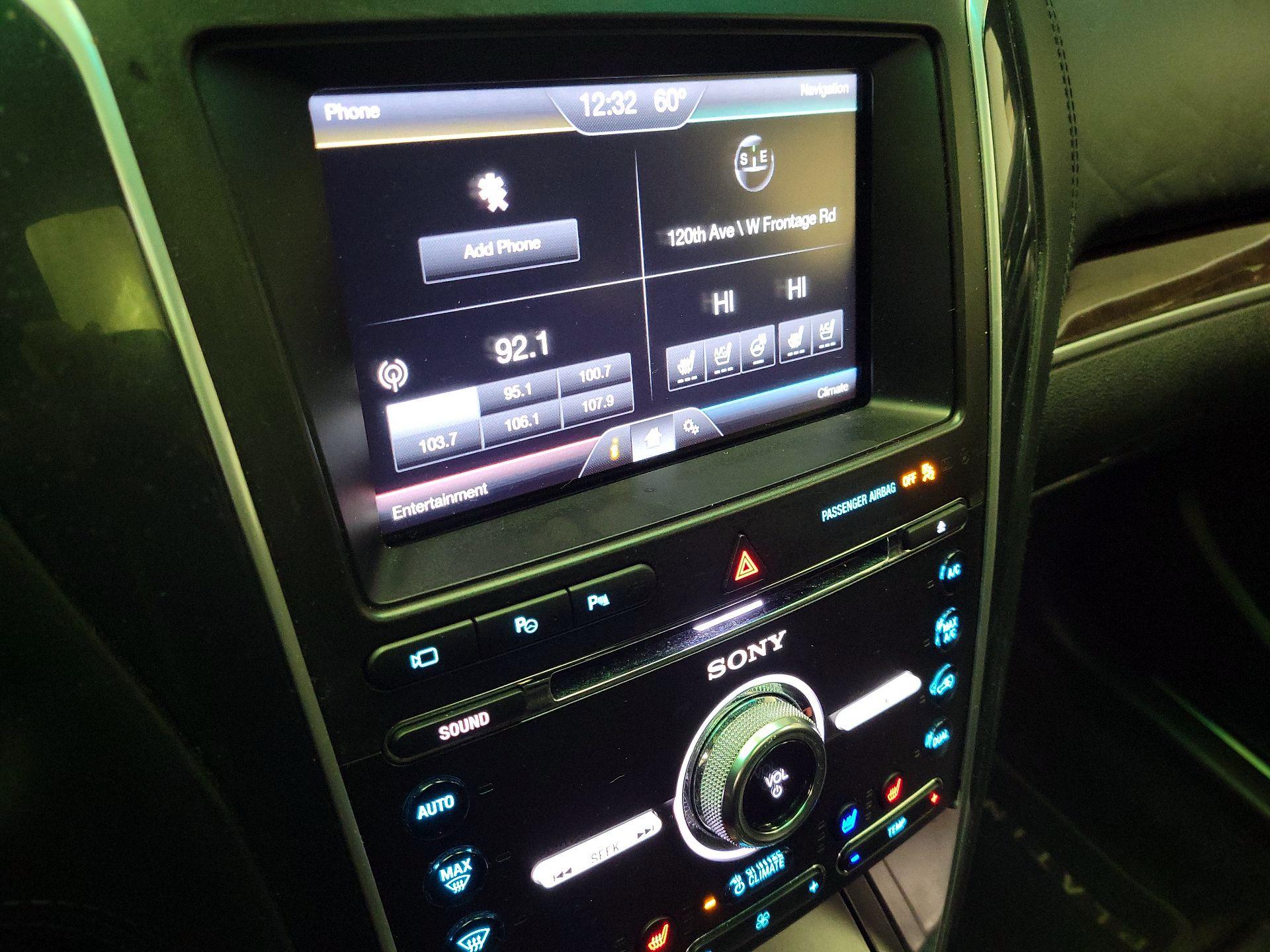 Thumbnail: 2016 Ford Explorer - 16