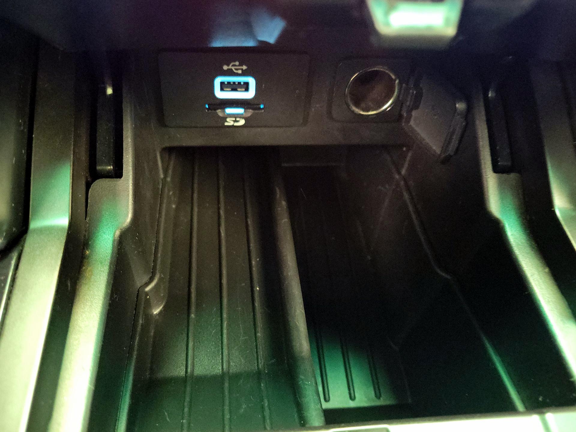 Thumbnail: 2016 Ford Explorer - 19