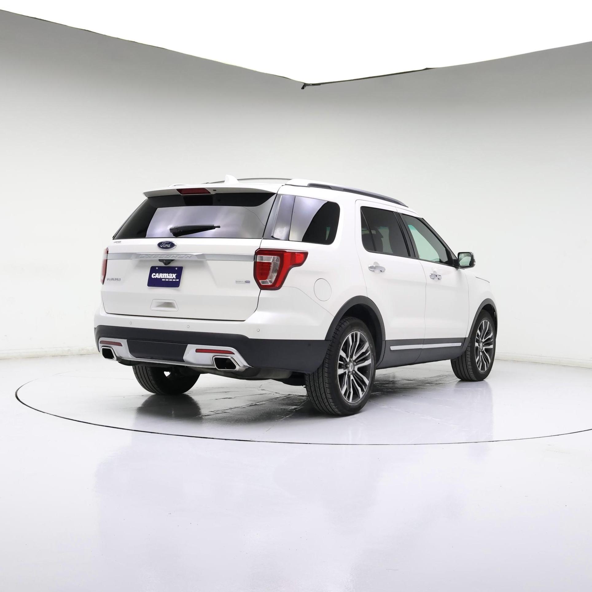 Thumbnail: 2016 Ford Explorer - 8