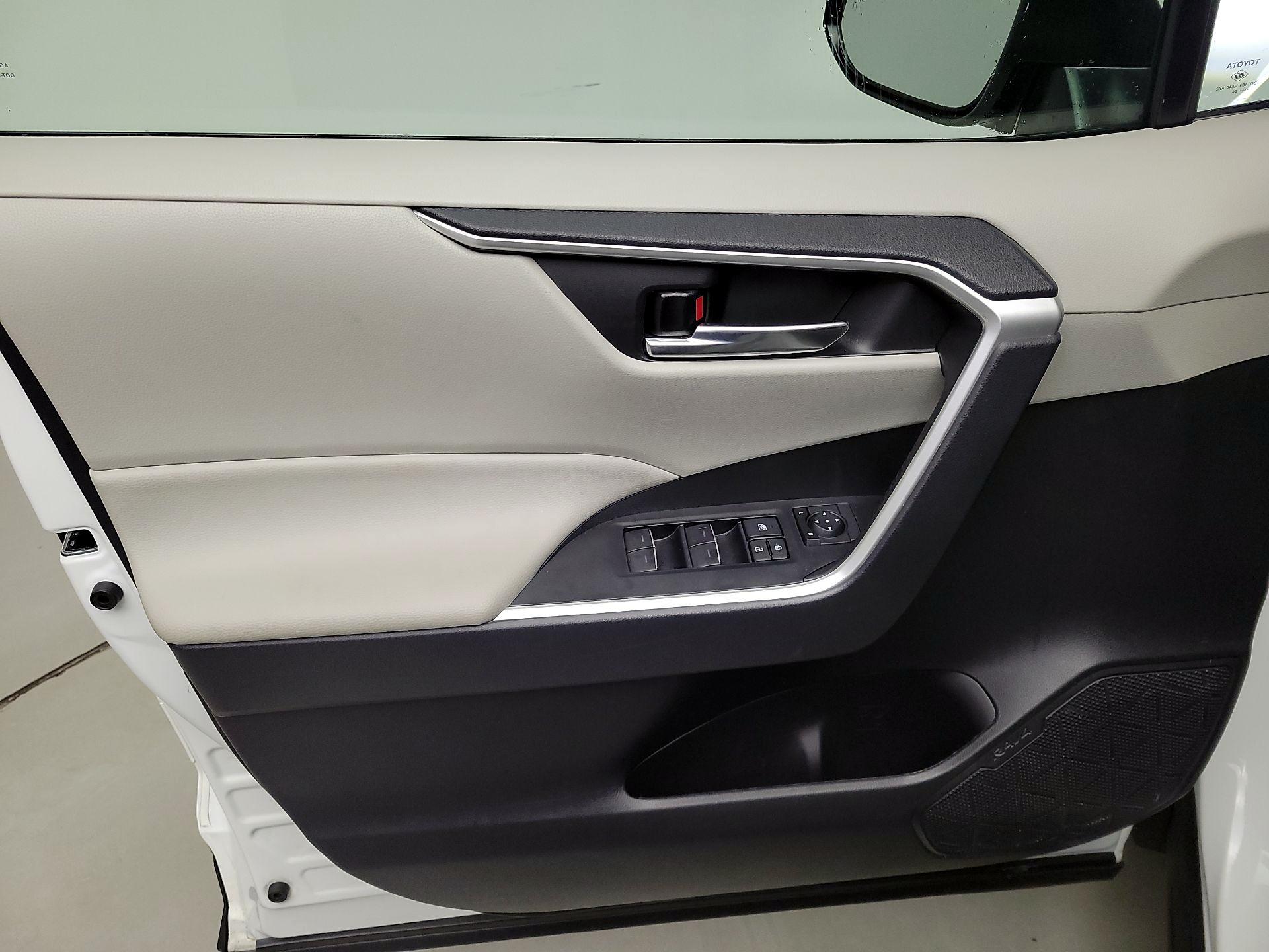 Thumbnail: 2024 Toyota RAV4 - 12