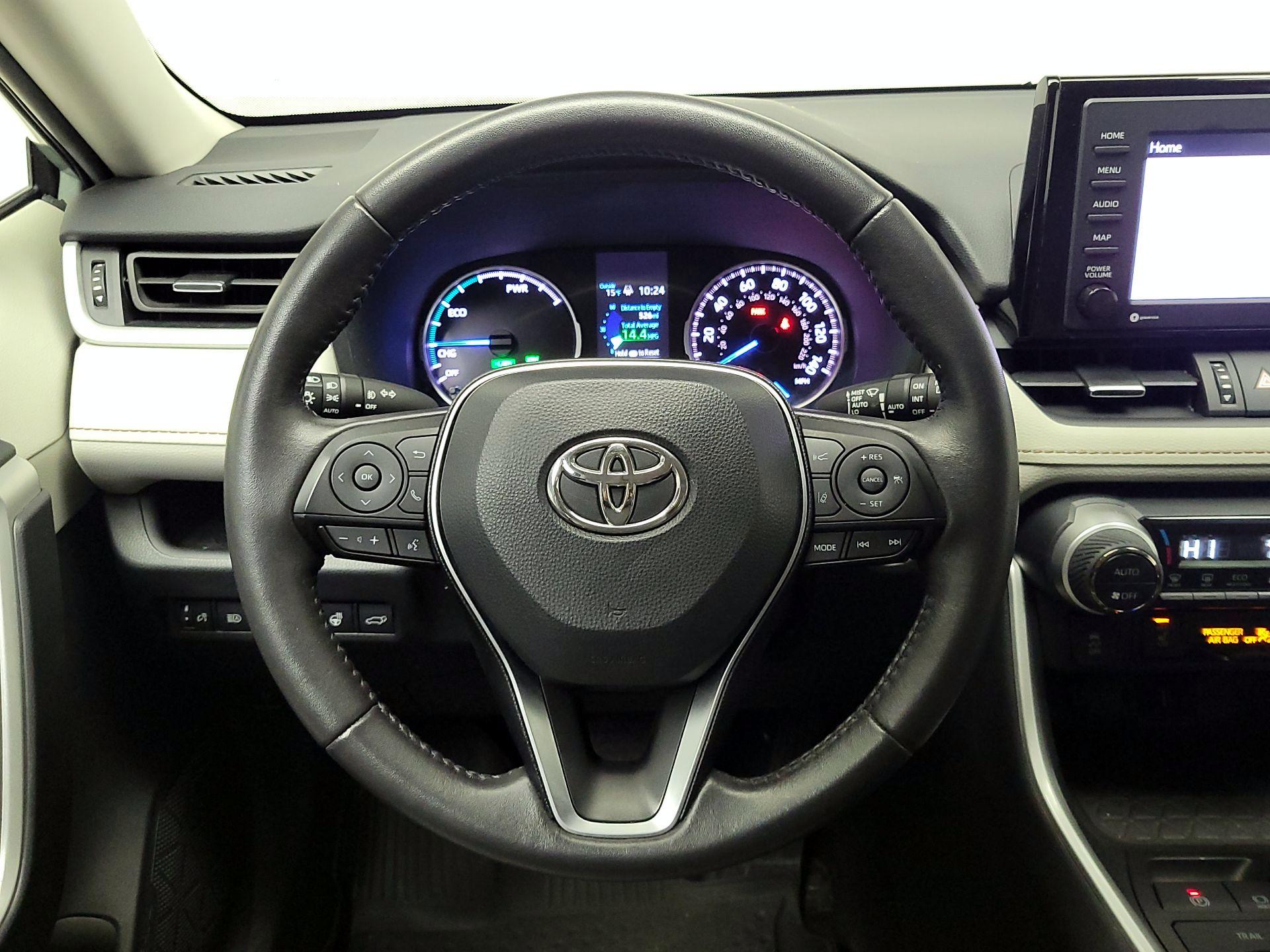 Thumbnail: 2022 Toyota RAV4 - 10