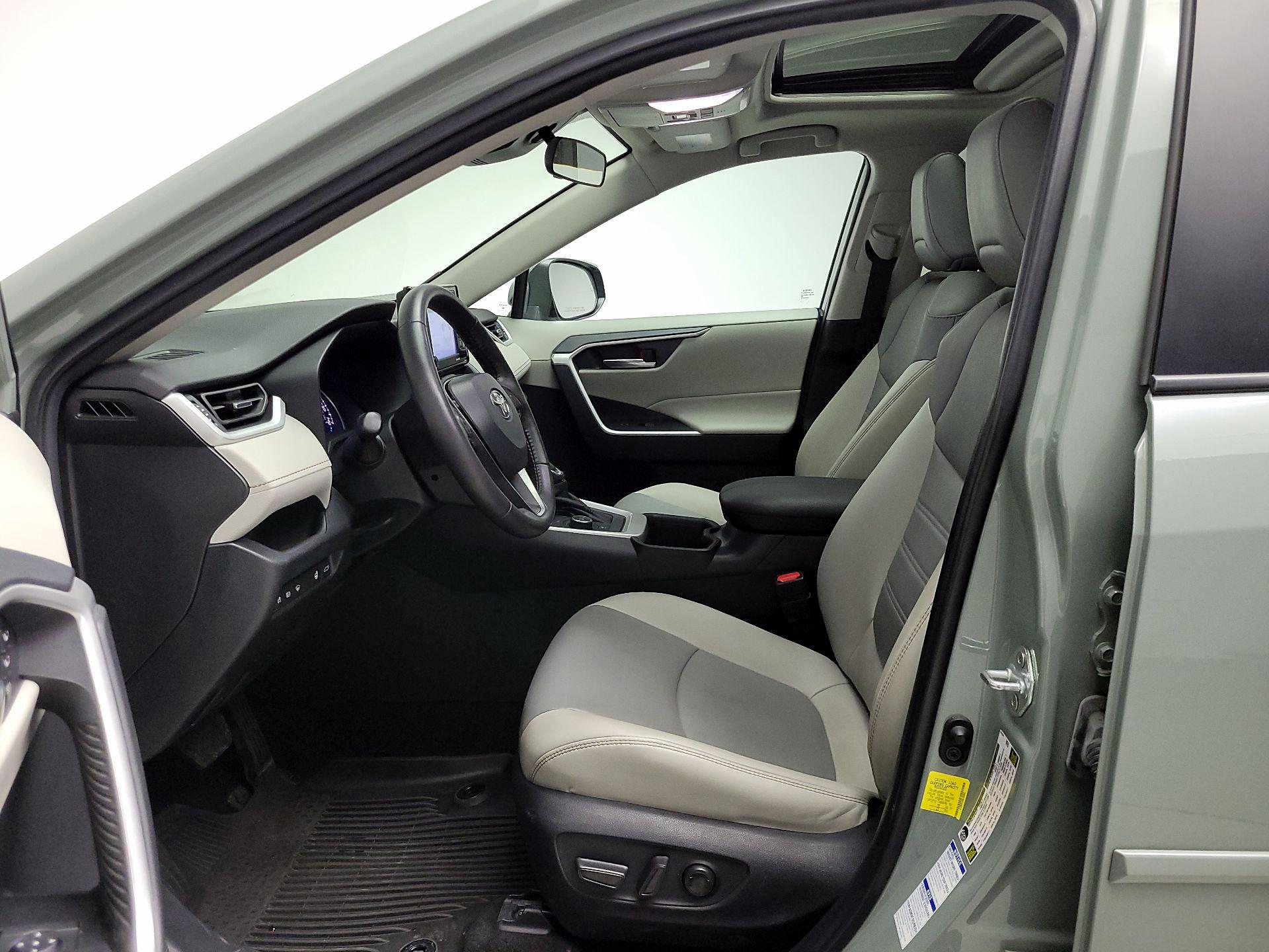 Thumbnail: 2022 Toyota RAV4 - 11