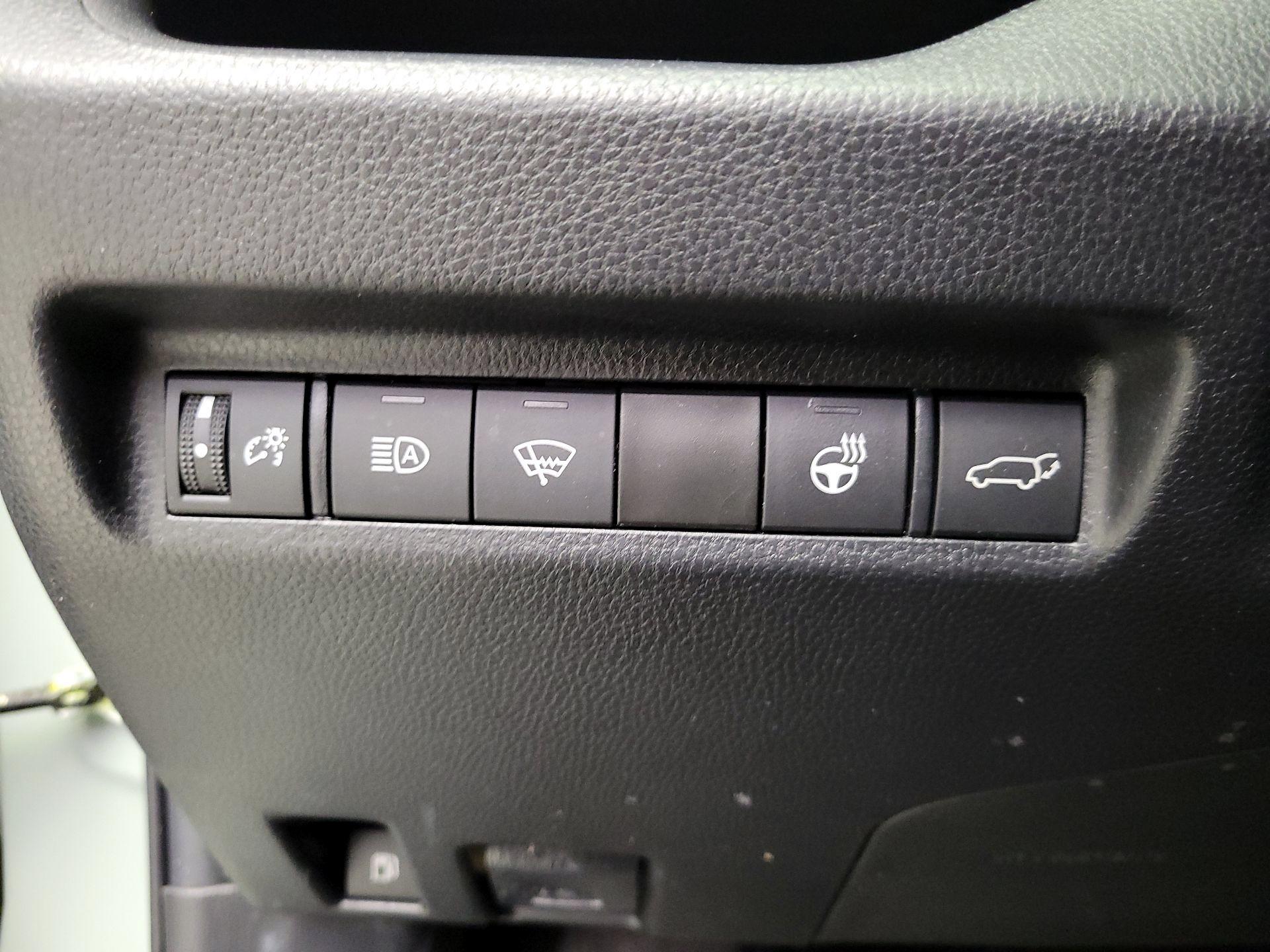 Thumbnail: 2022 Toyota RAV4 - 13