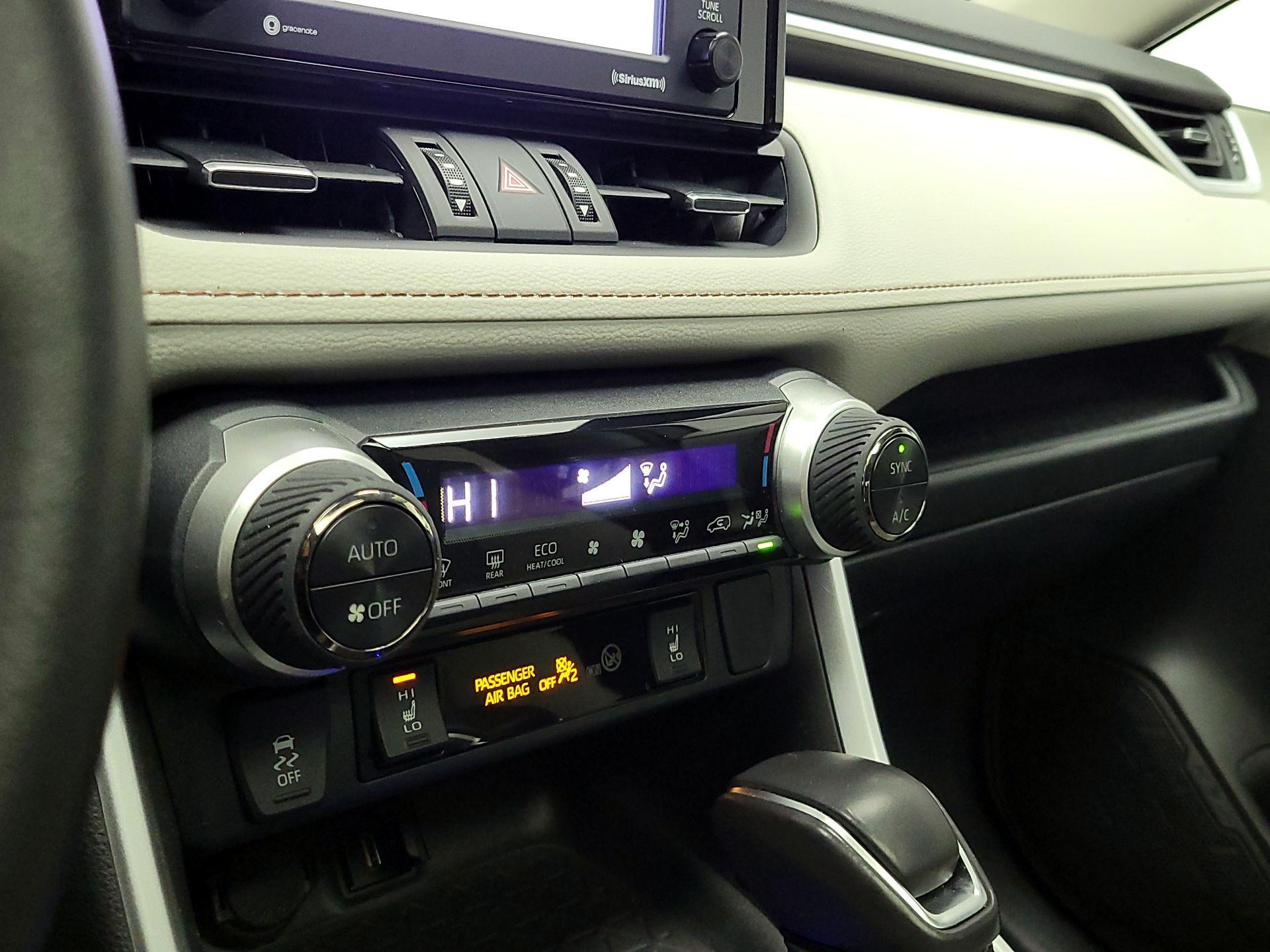 Thumbnail: 2022 Toyota RAV4 - 16