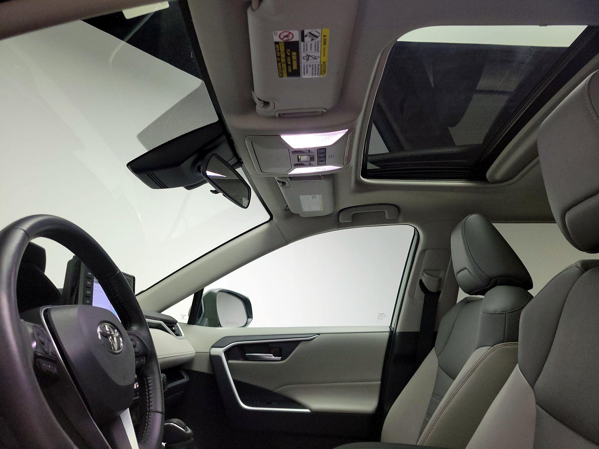 Thumbnail: 2022 Toyota RAV4 - 19