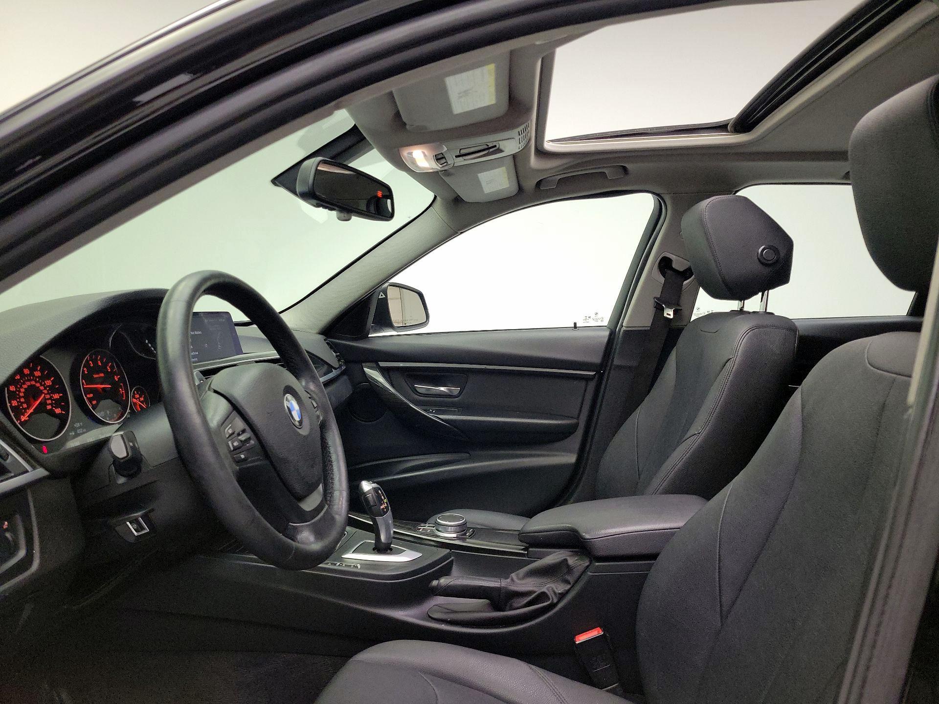 Thumbnail: 2018 BMW 3 Series - 17