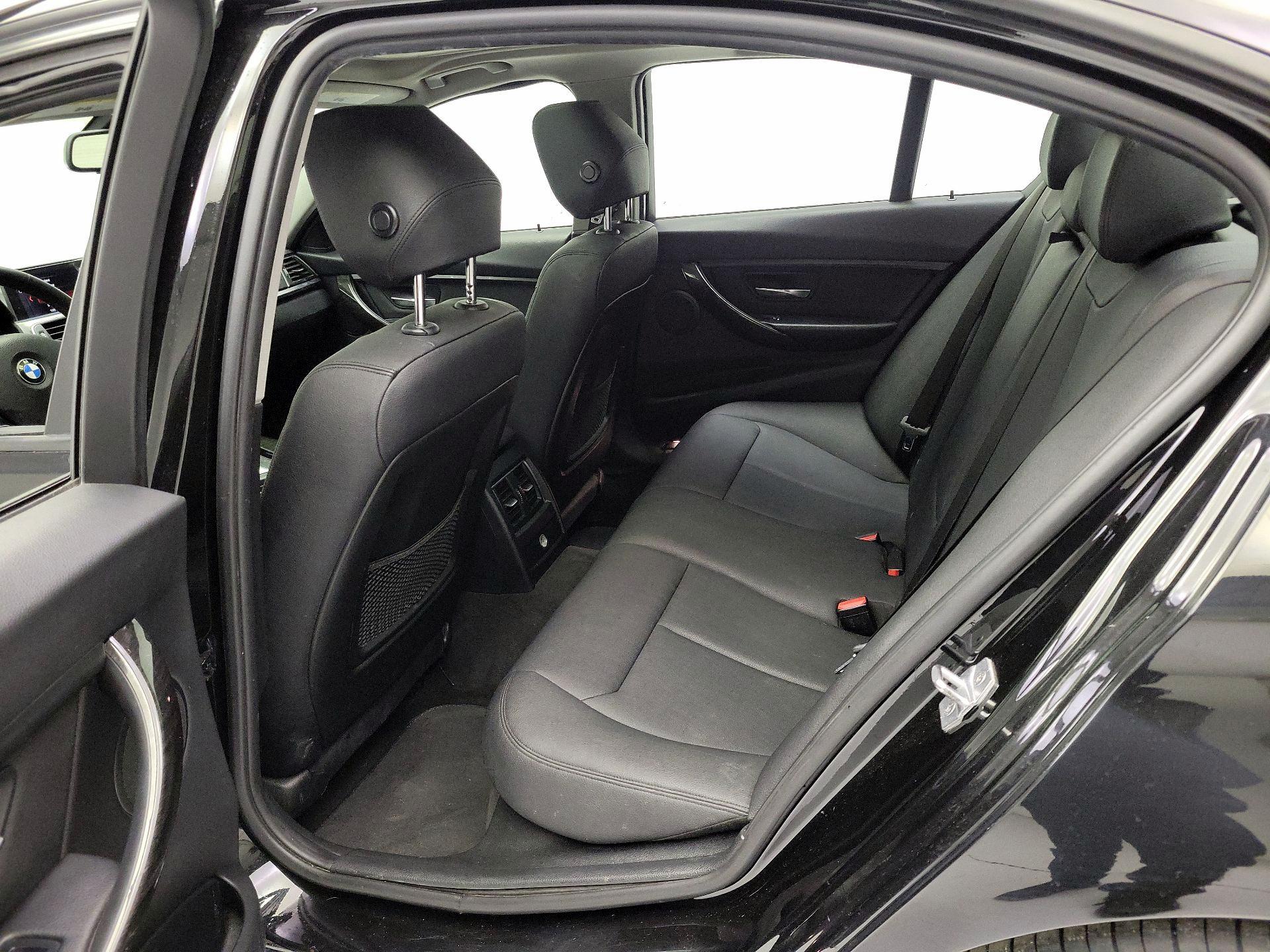 Thumbnail: 2018 BMW 3 Series - 18