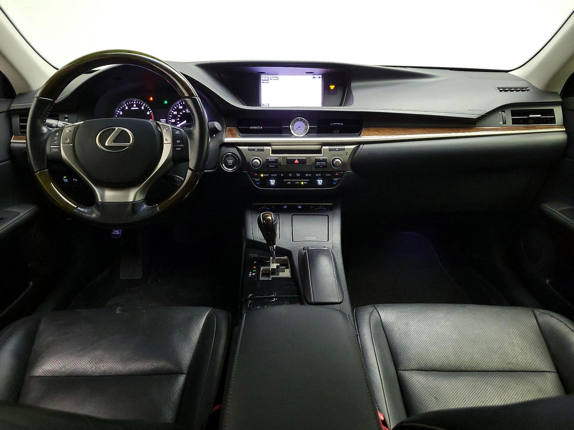 Thumbnail: 2015 Lexus ES - 9