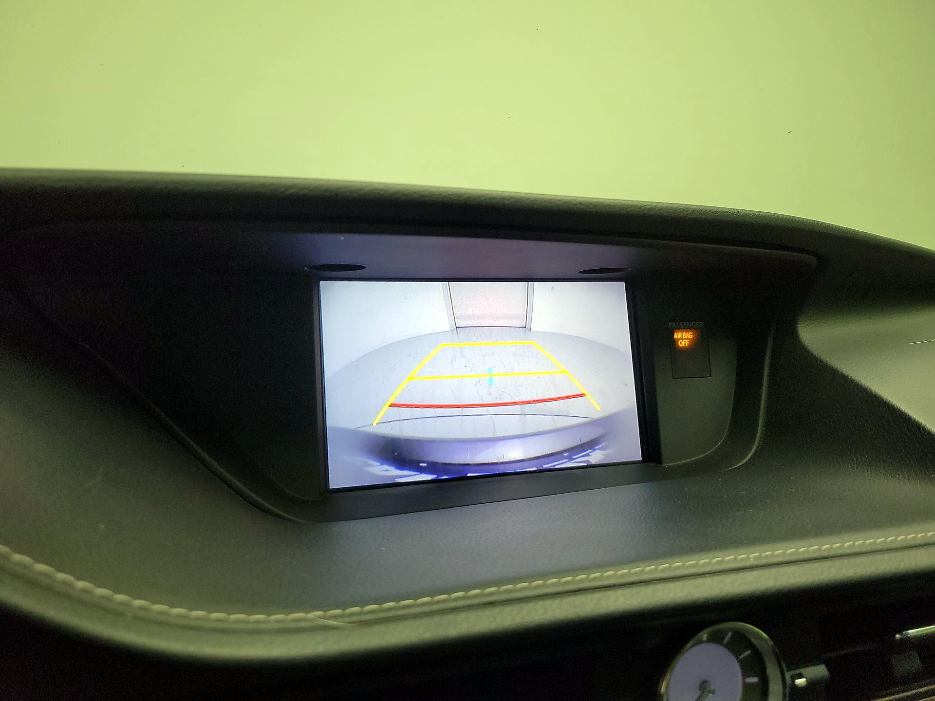 Thumbnail: 2015 Lexus ES - 15