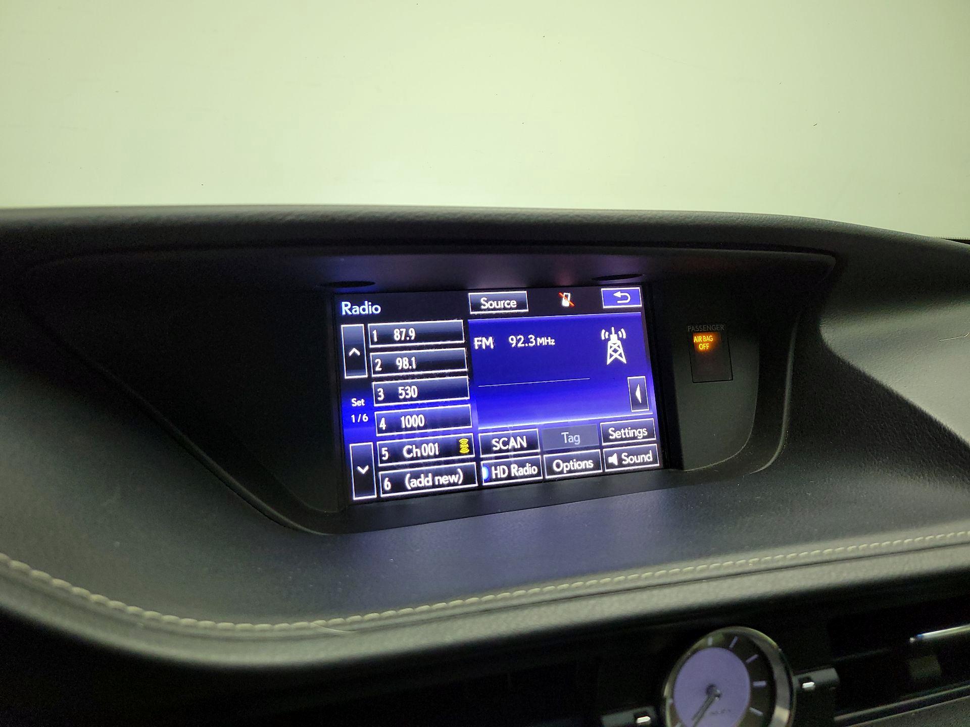 Thumbnail: 2015 Lexus ES - 16